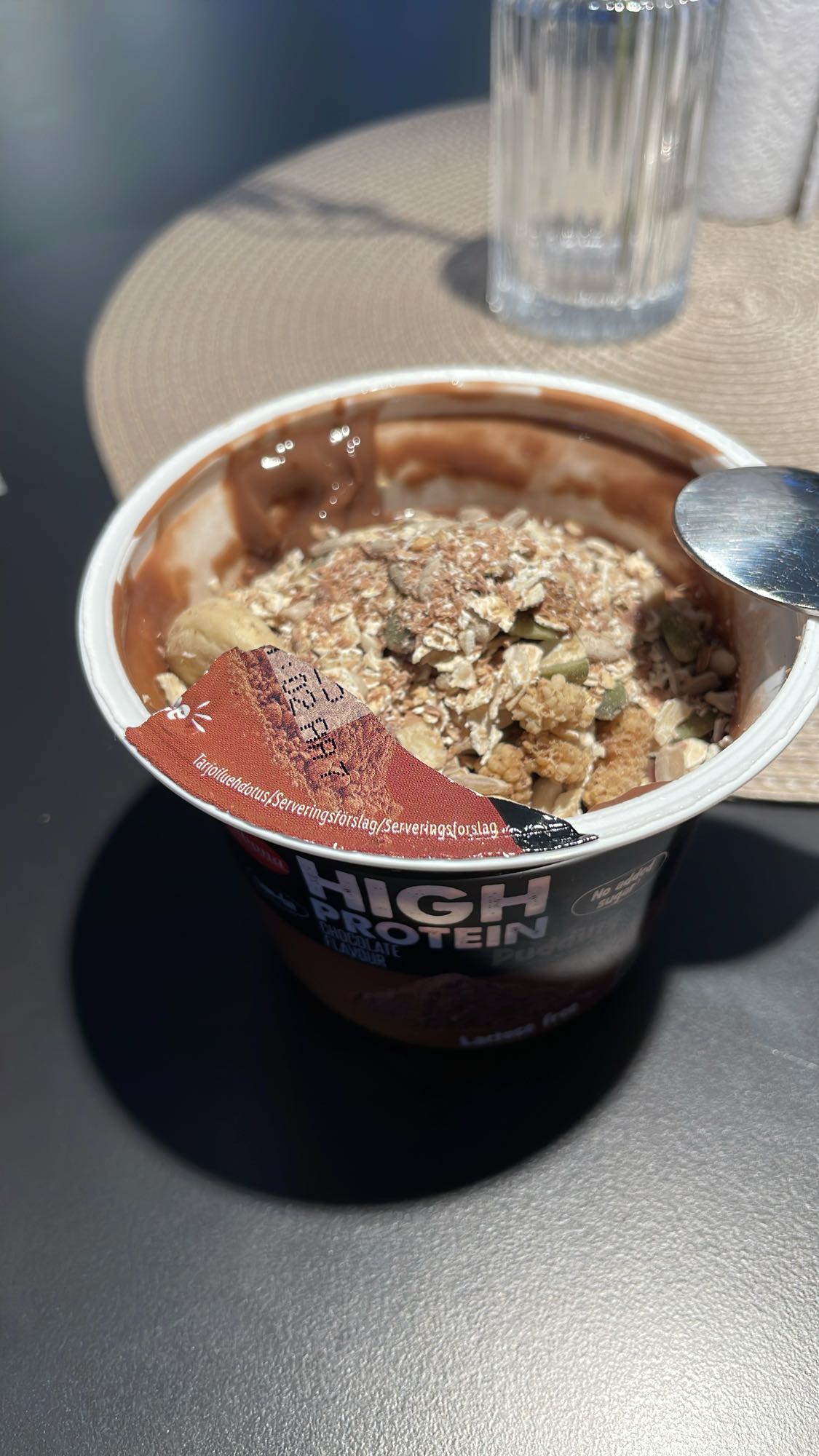 Proteinpudding med müsli
