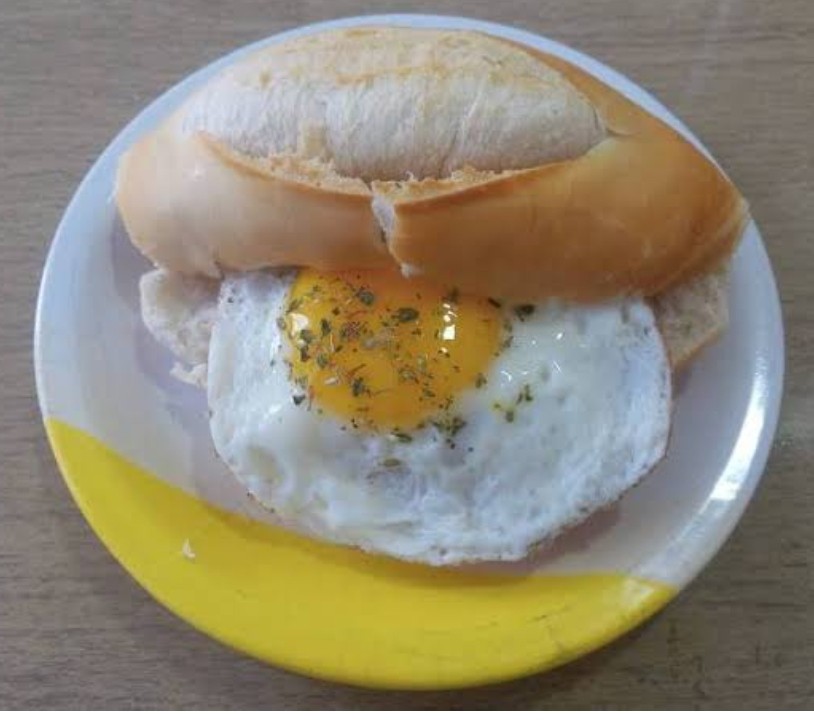 Egg sandwich roll
