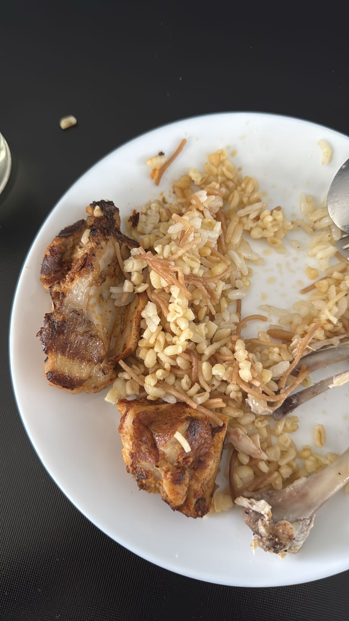 Kip met rijst en vermicelli