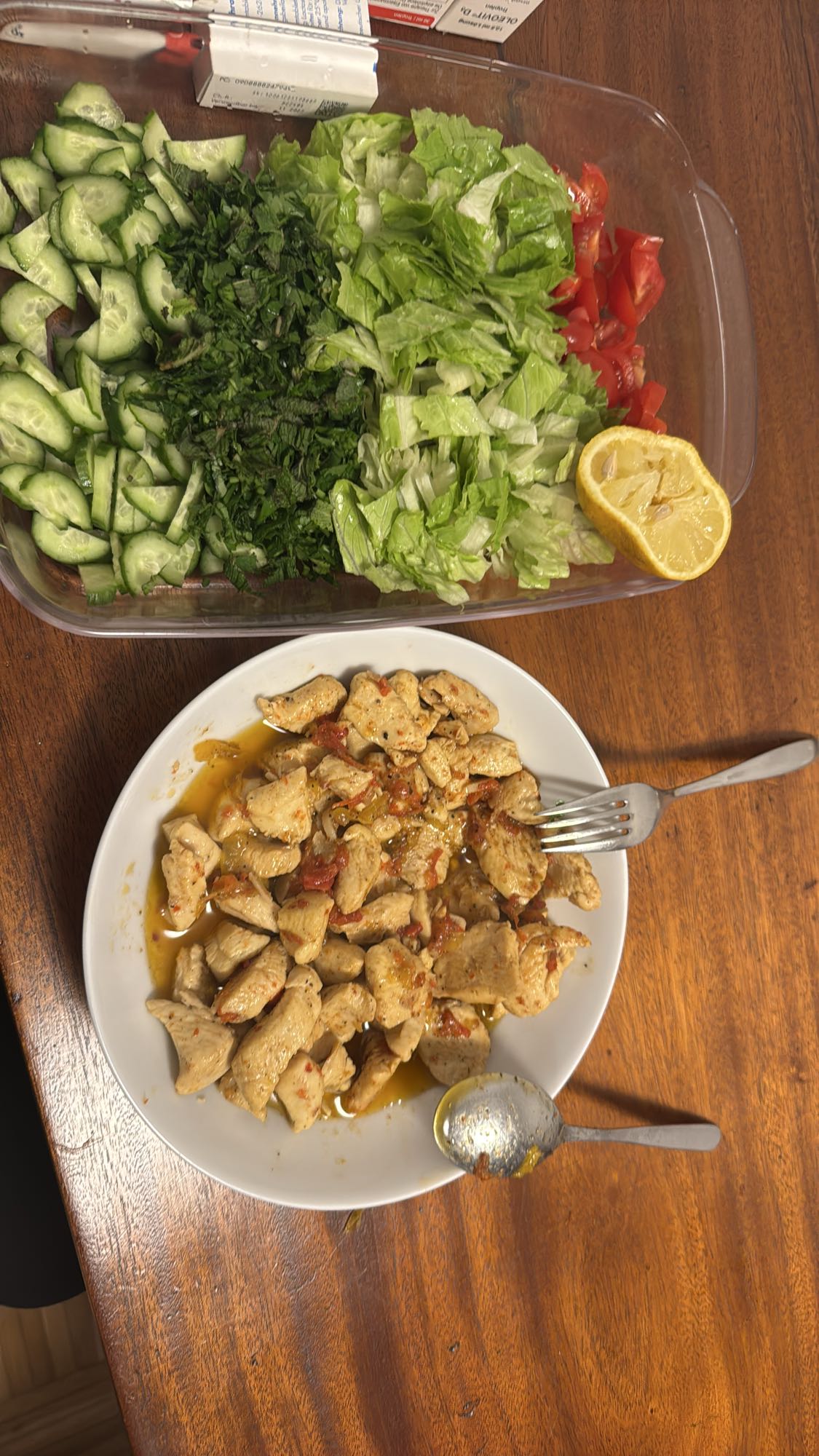 Tavuk ve Sebze Salatası