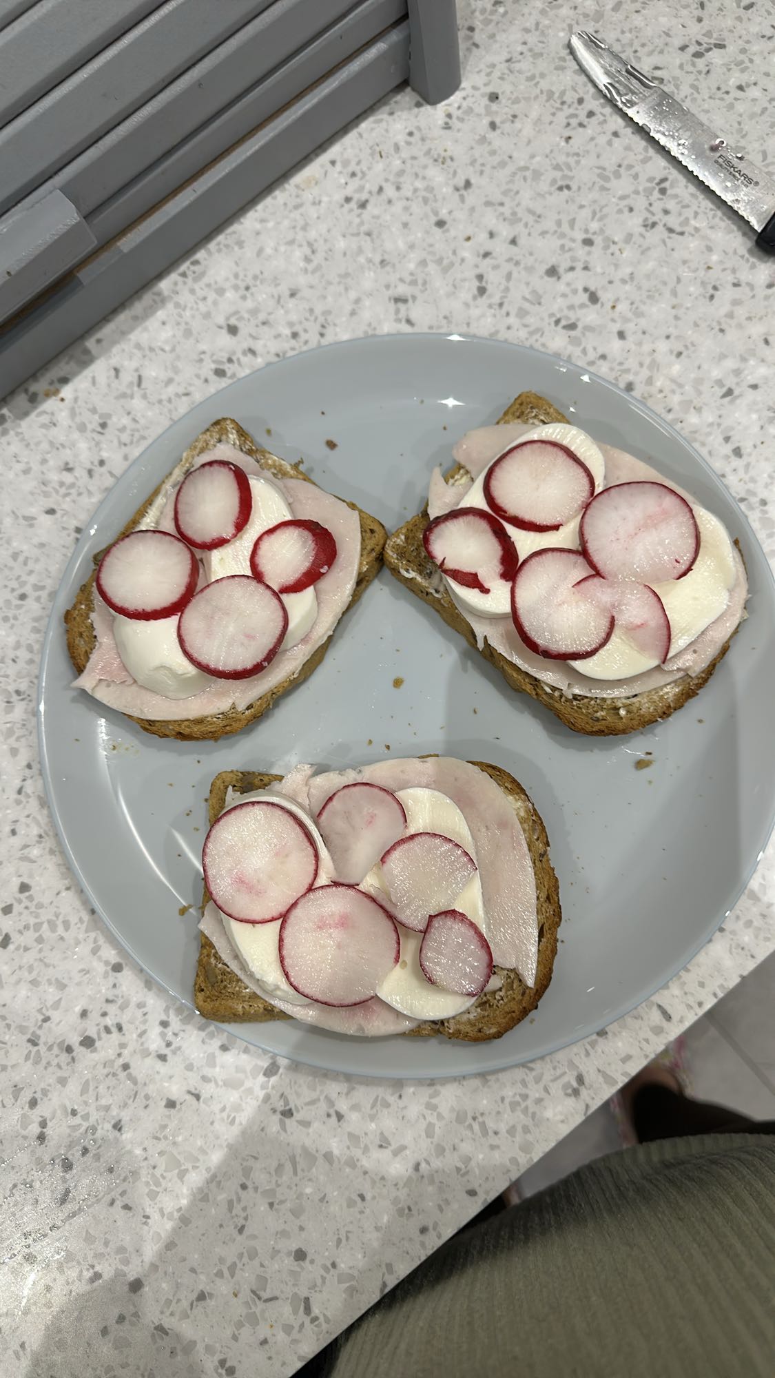 Kanapki z rzodkiewką