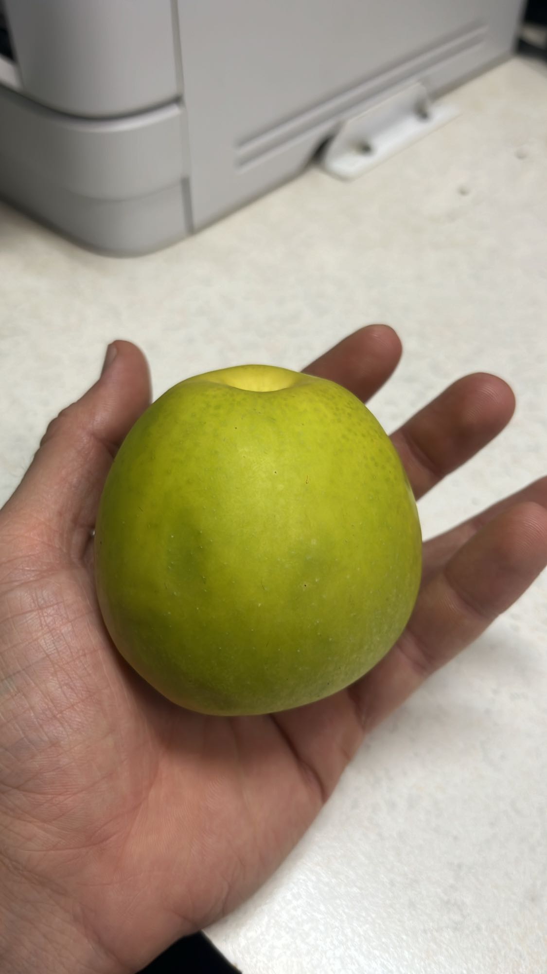 Зеленое яблоко