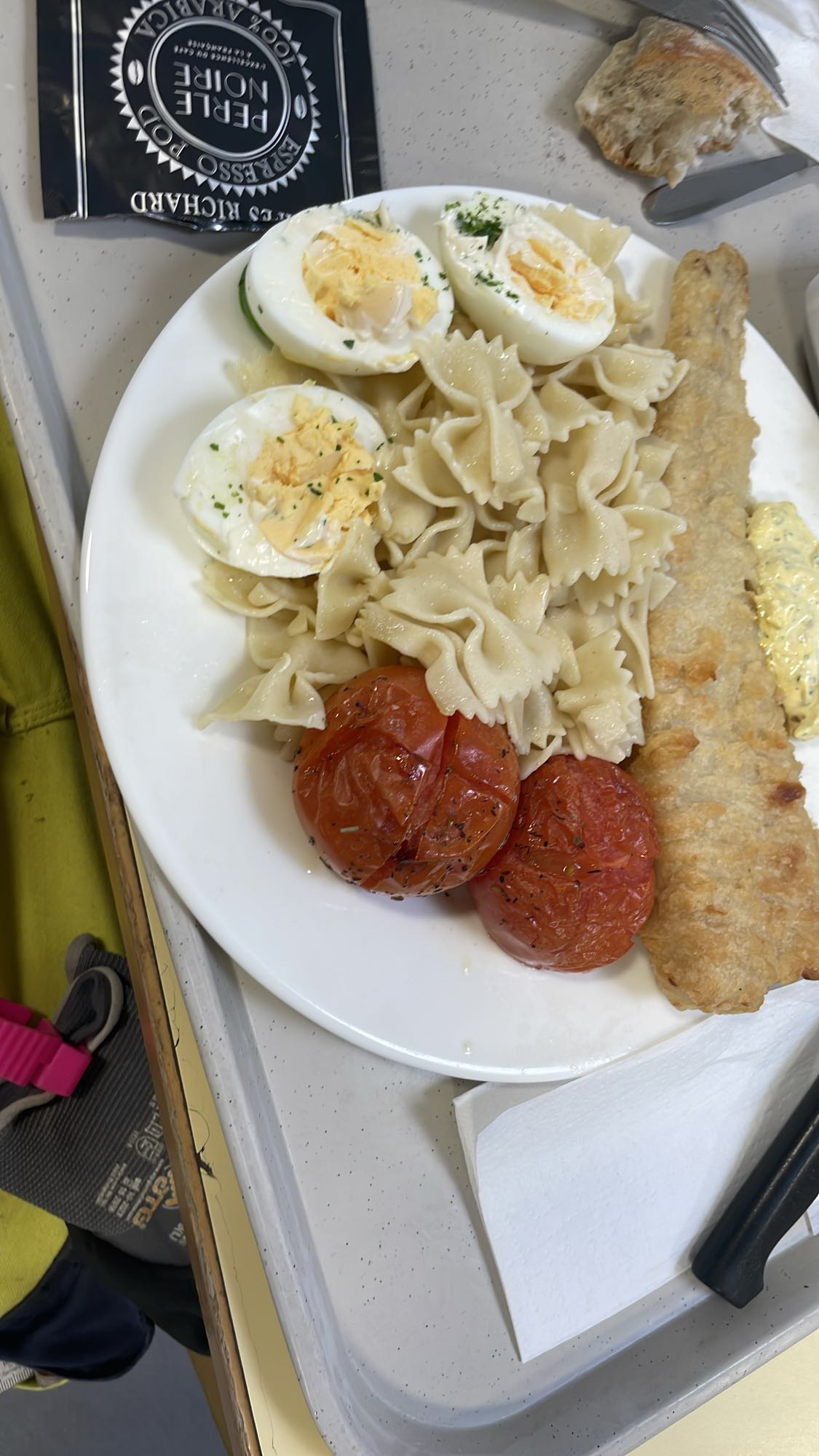 Assiette œufs et poisson