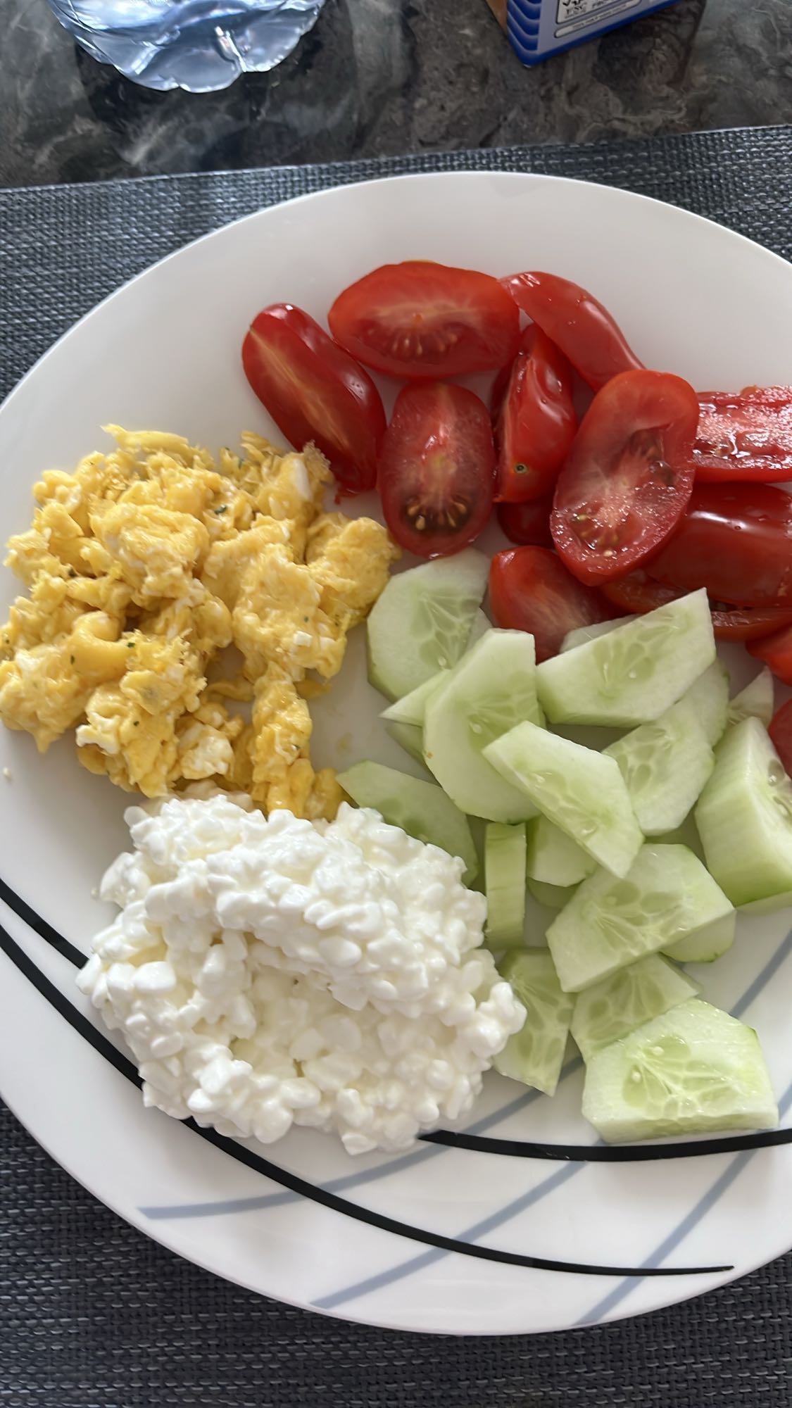 Scrambled eggs & veggies