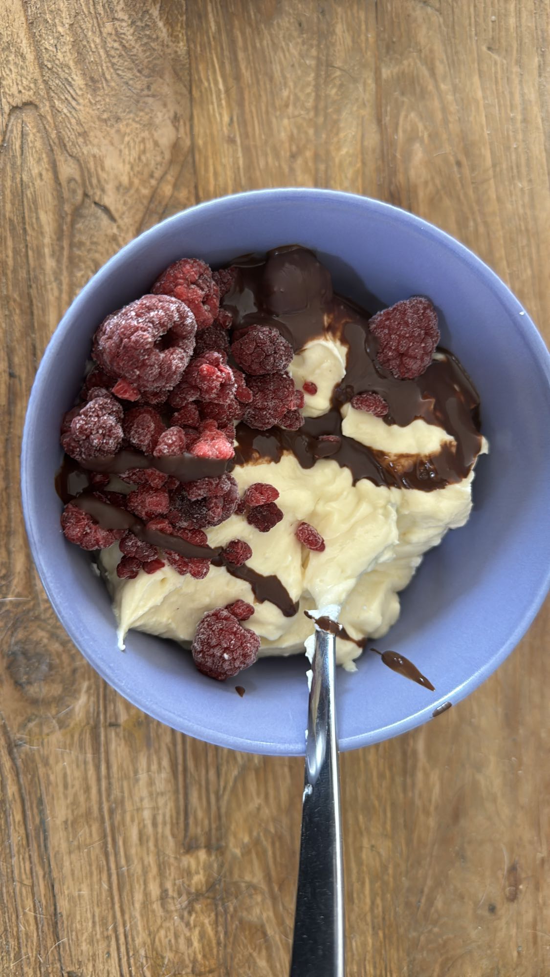 Magerquark mit Himbeeren und Puddingpulver