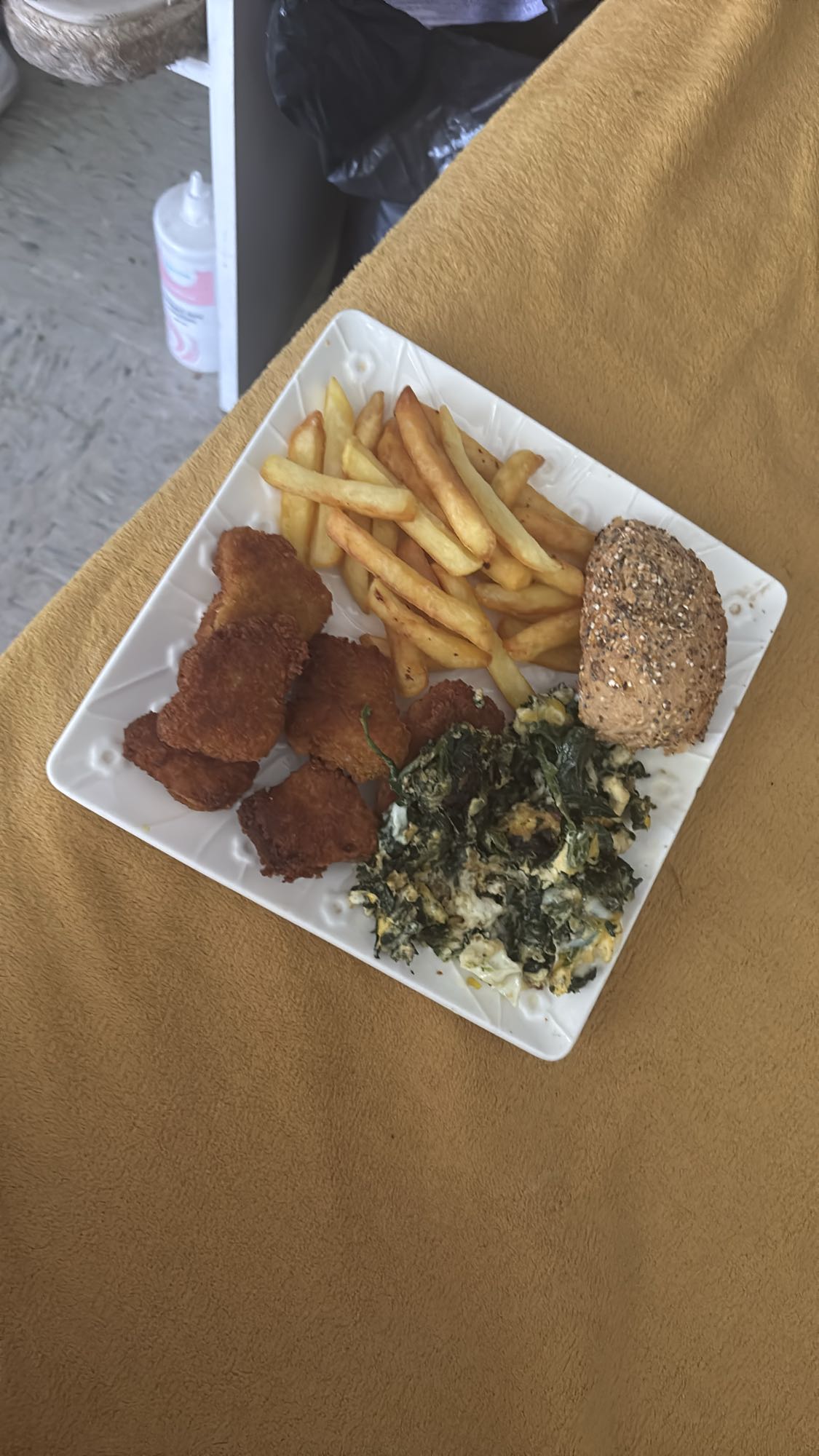 Almuerzo mixto frito