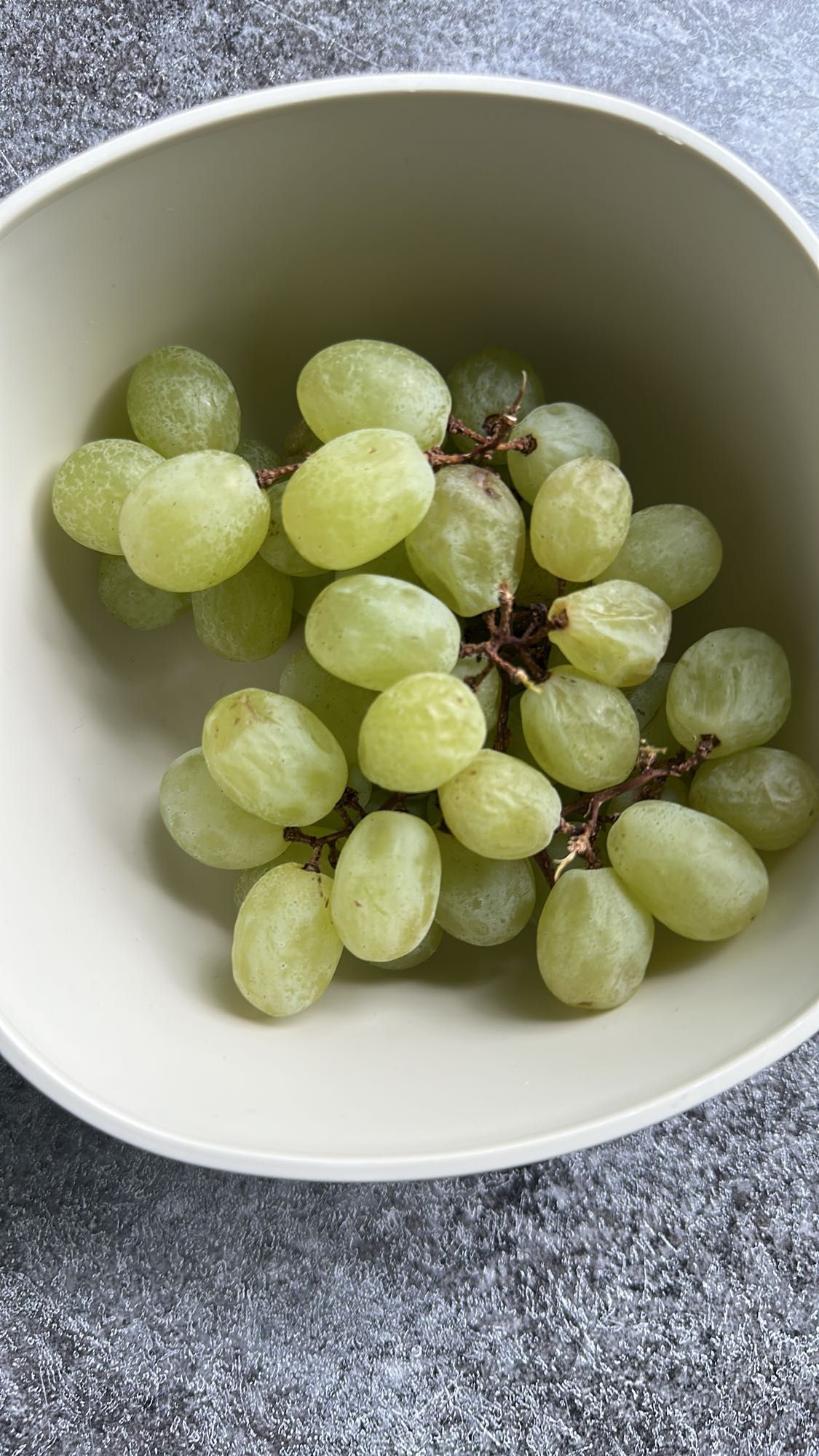 Uvas verdes frescas