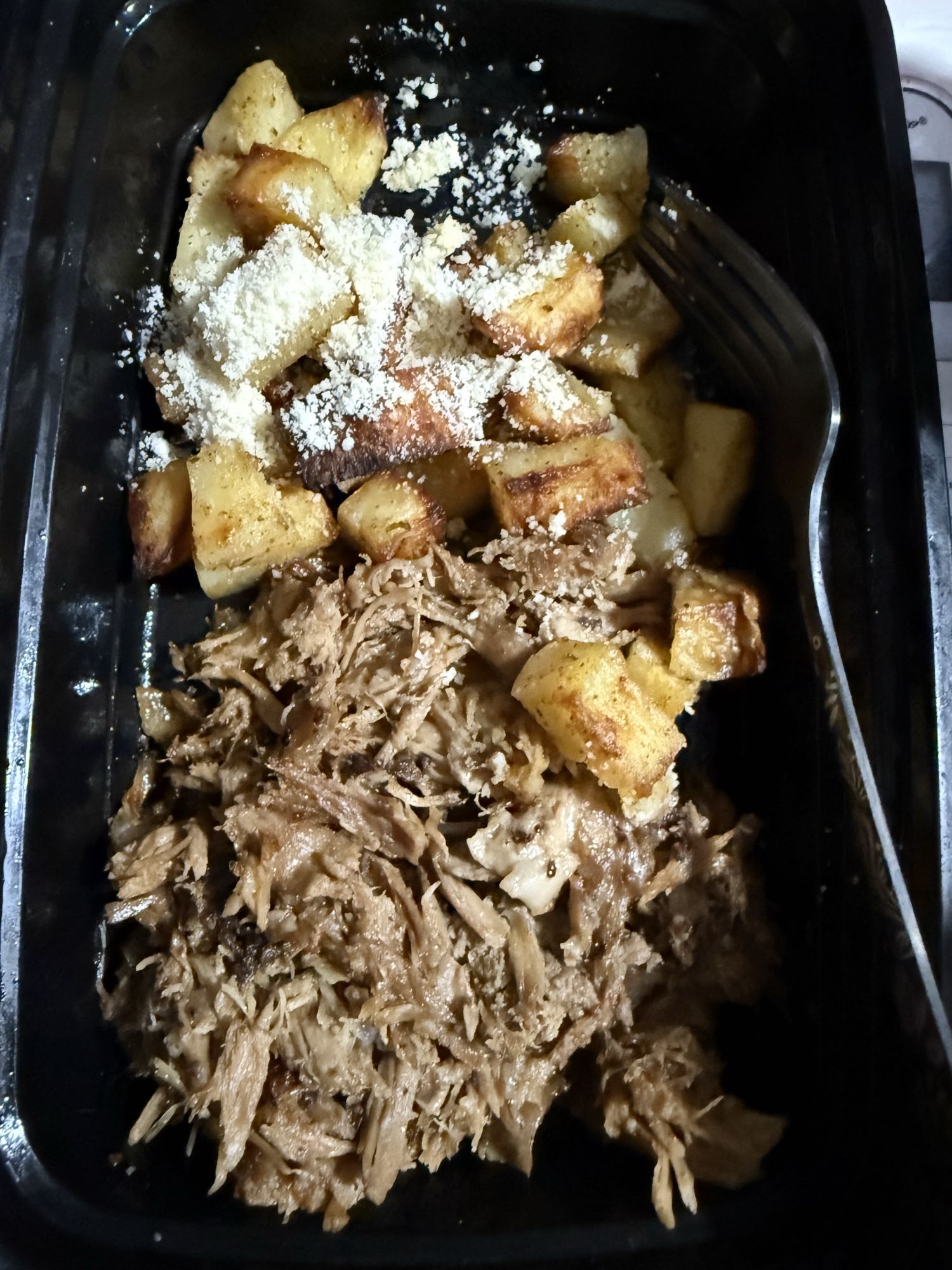 Cerdo con papas y queso