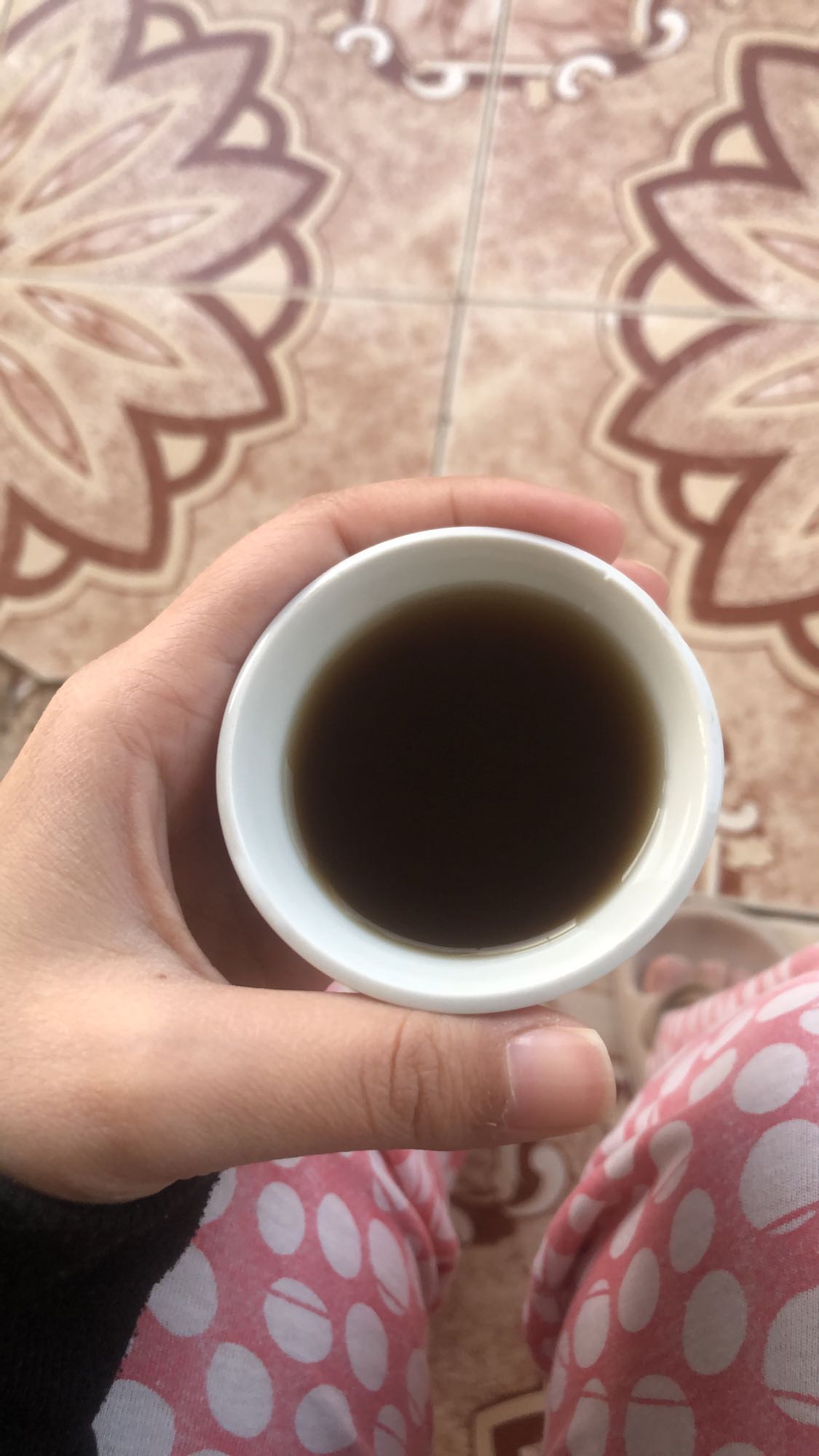 فنجان قهوة سوداء