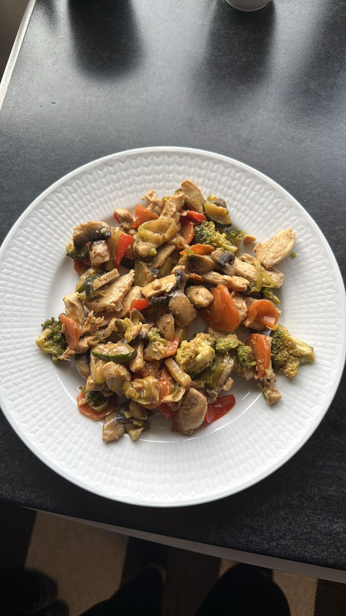 Kycklingwok med grönsaker och teriyakysås