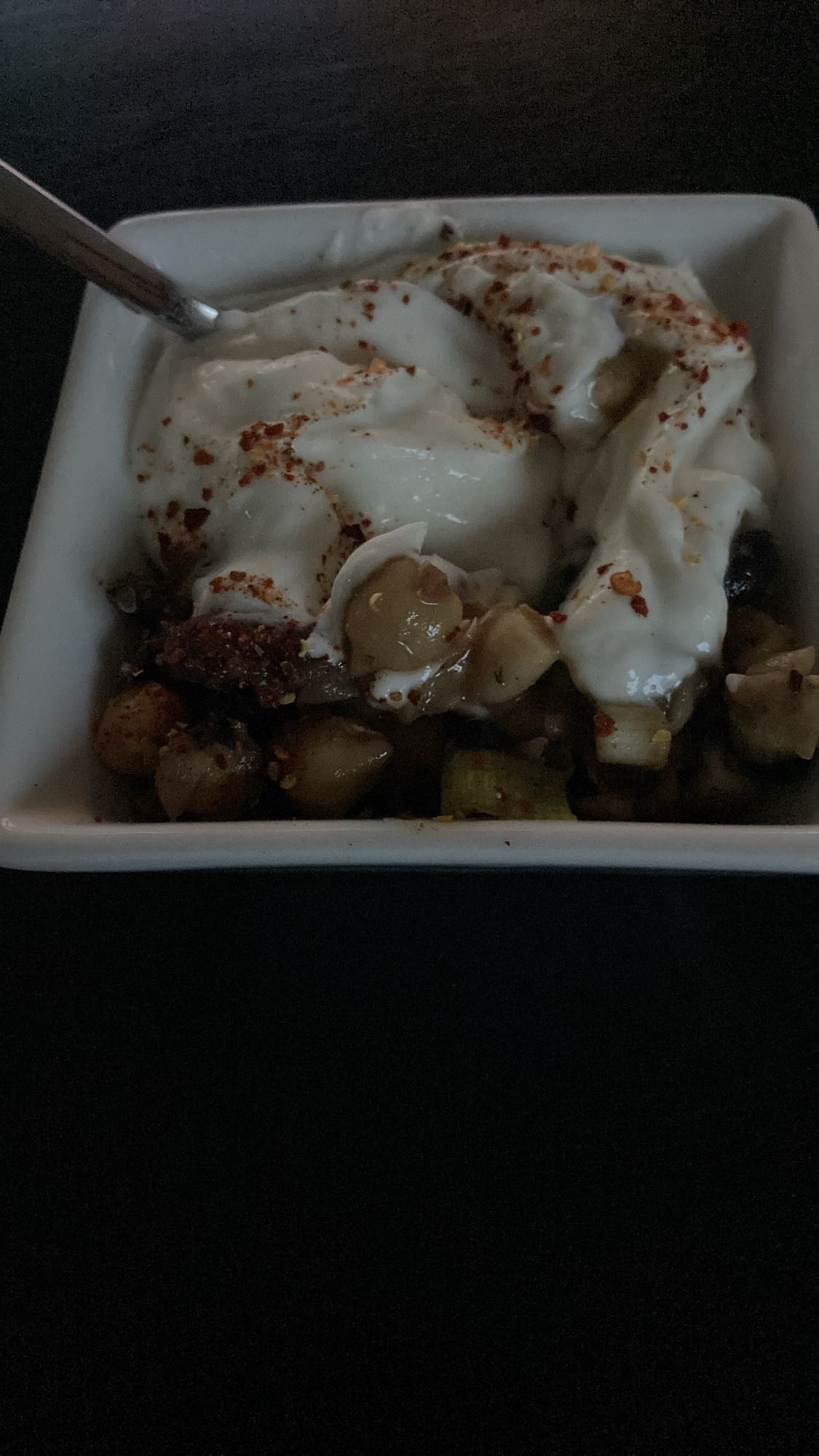 Kikärtsröra med yoghurt