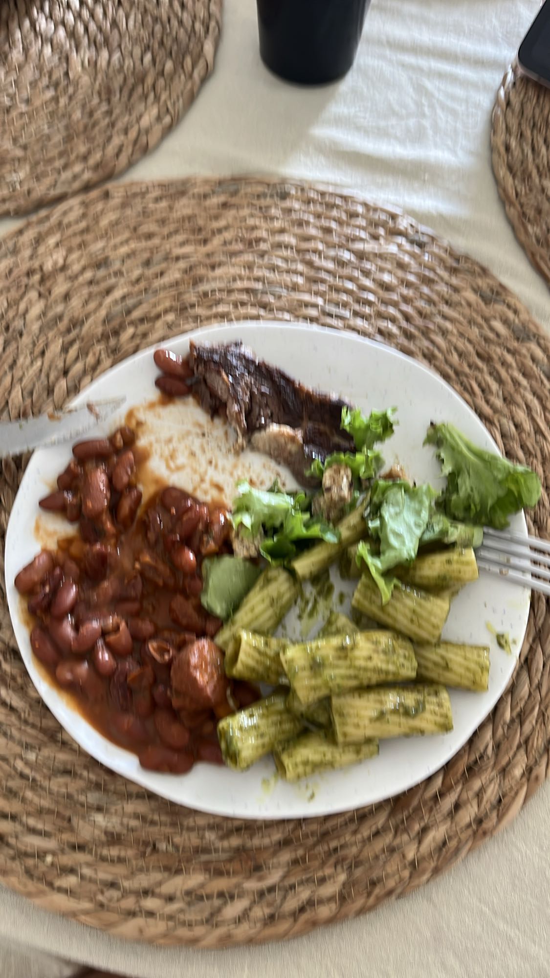 Pasta con carne y frijoles