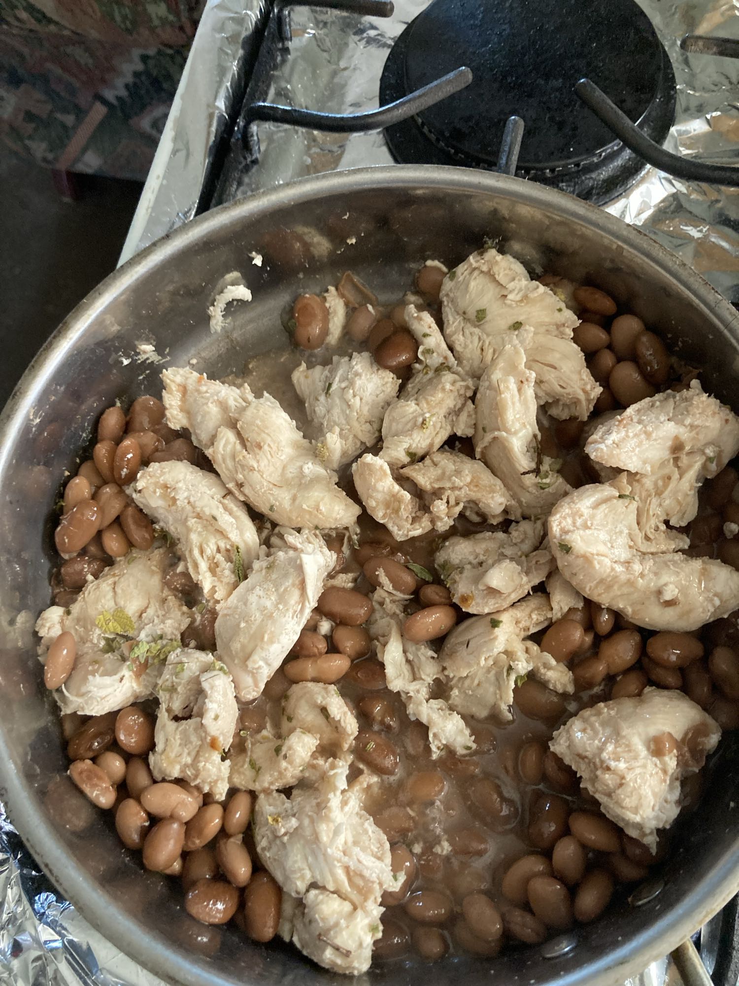 Pollo con frijoles