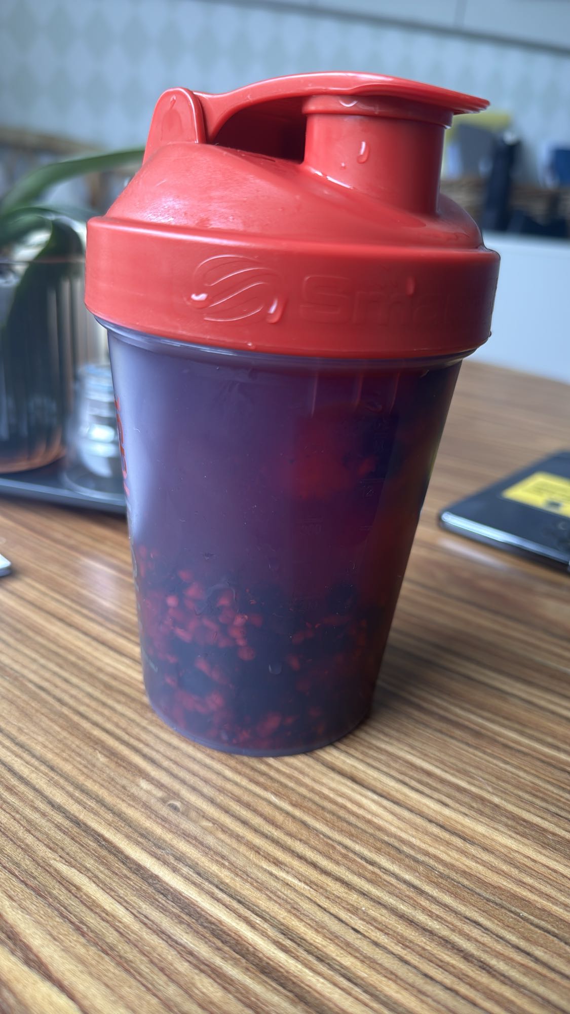 Bärsmoothie i shaker