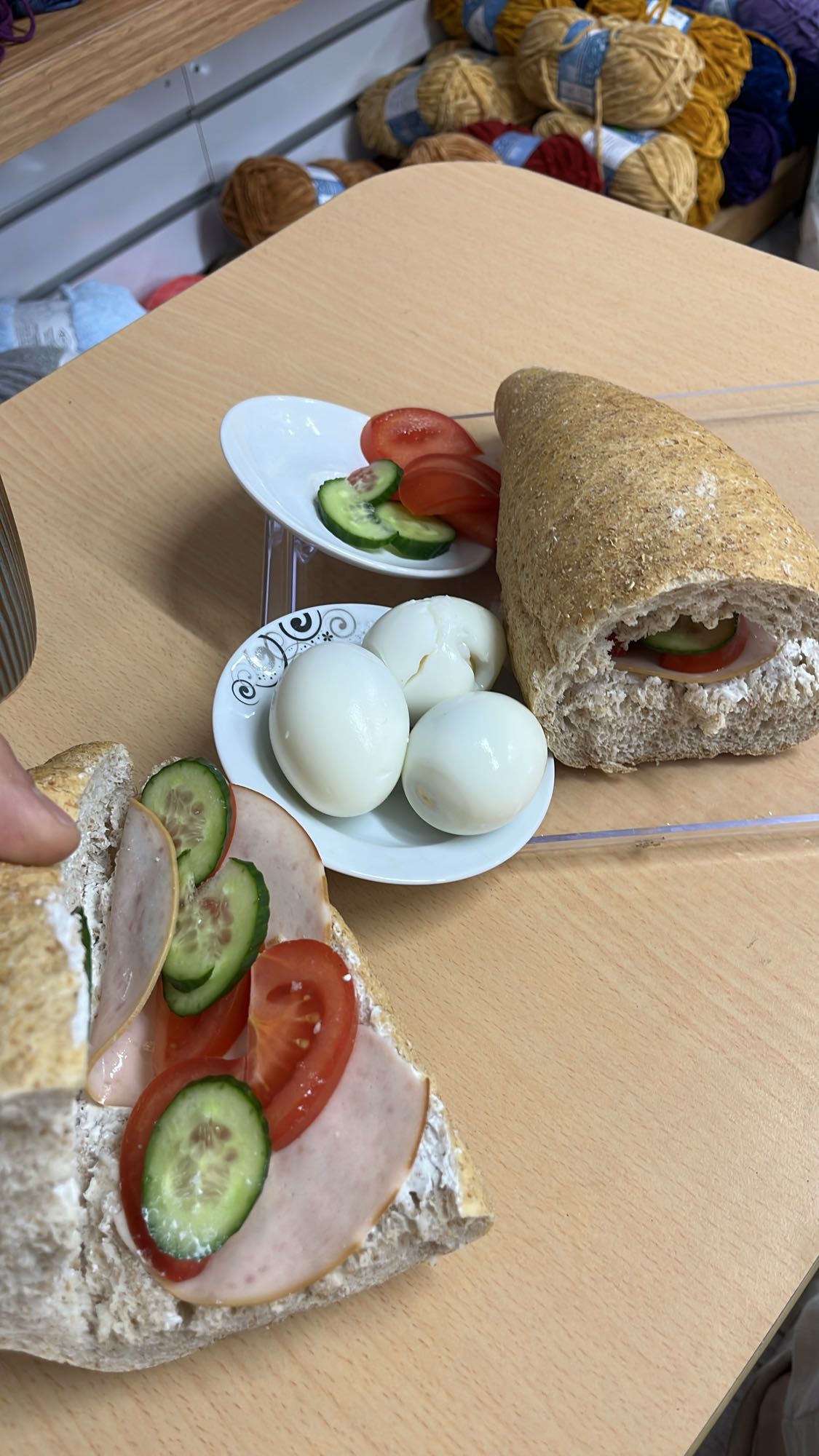 Hindi Fümeli Sandviç ve Yumurta