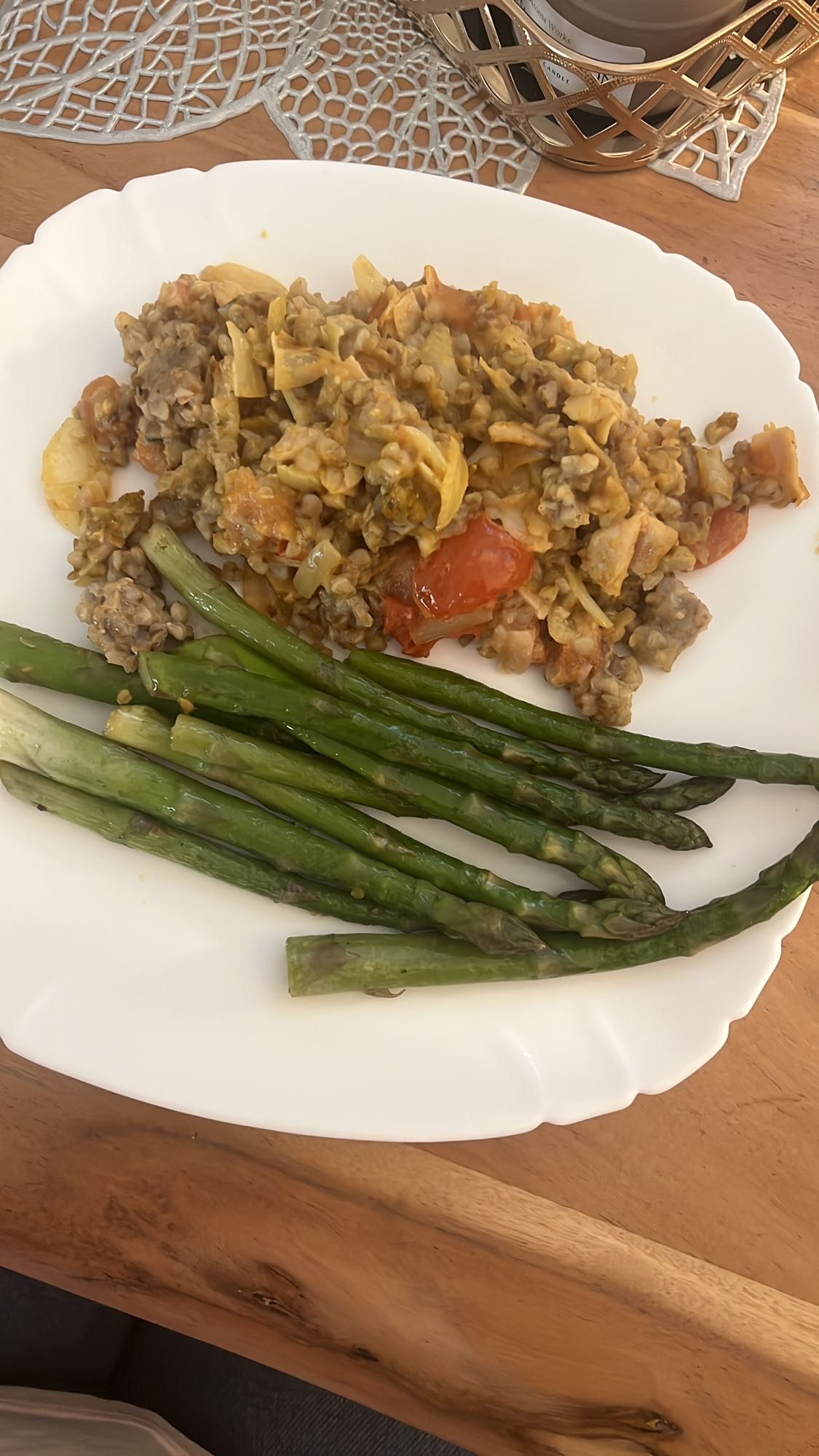 Gemüseauflauf mit Spargel