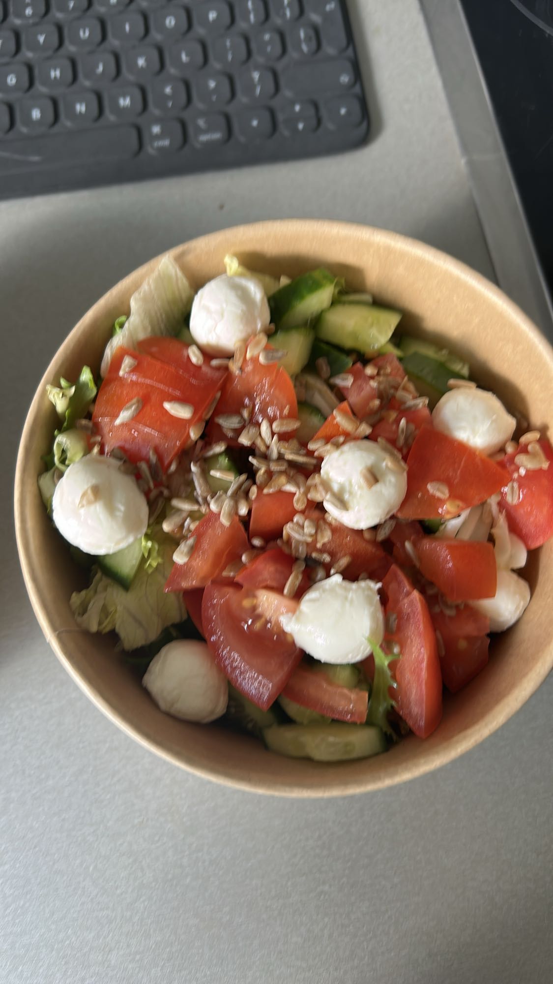 Sałatka z mozzarellą