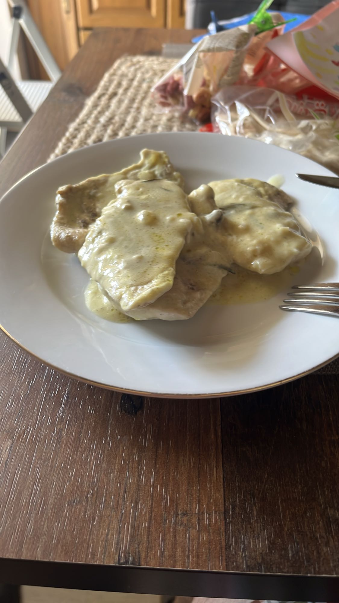 Pollo en salsa cremosa