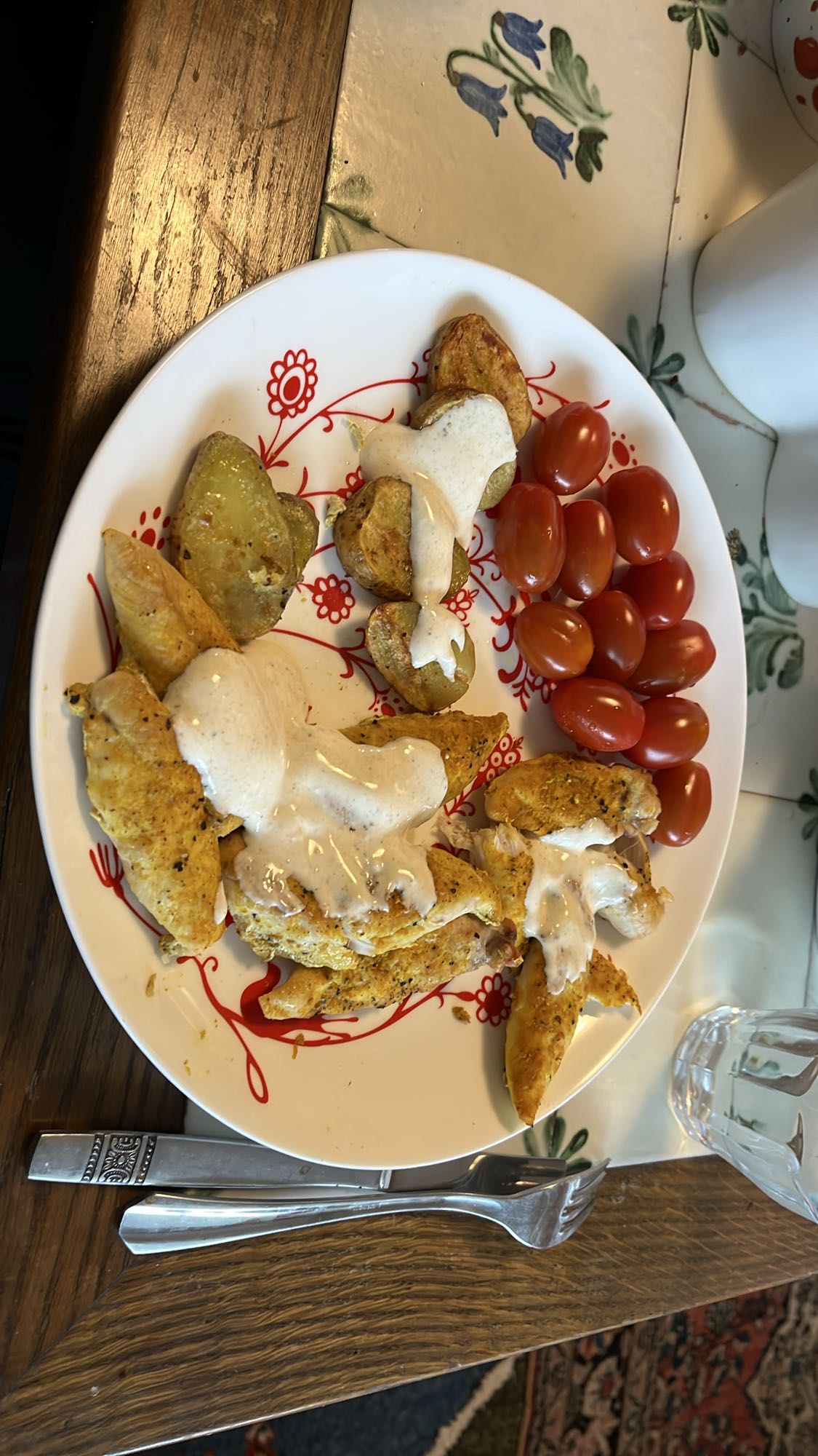 Kyckling med potatis och tomat