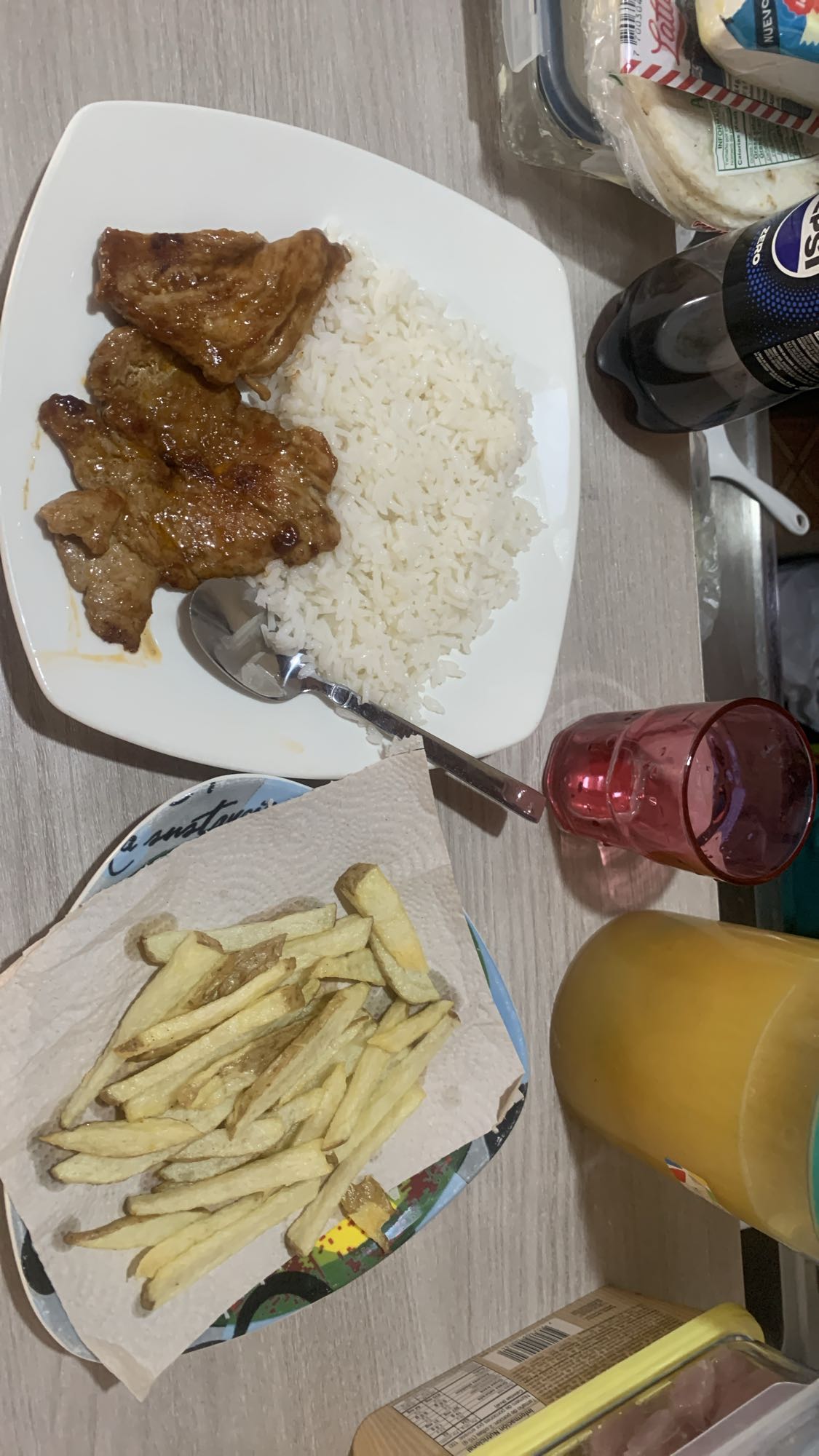 Carne con arroz y papas