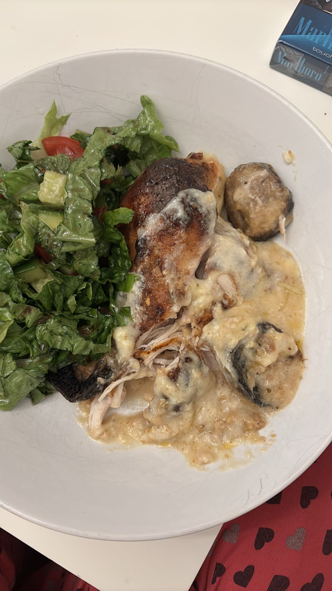 Chicken with salad and sauce