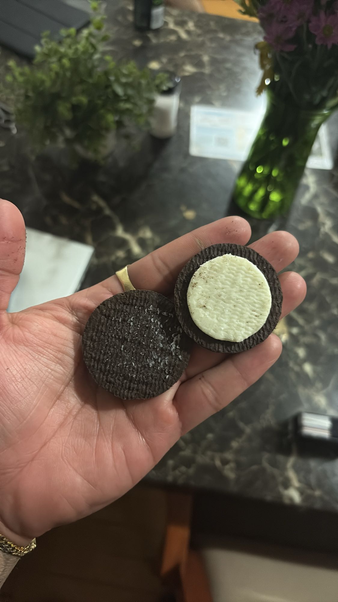 Chocolate sandwich cookie