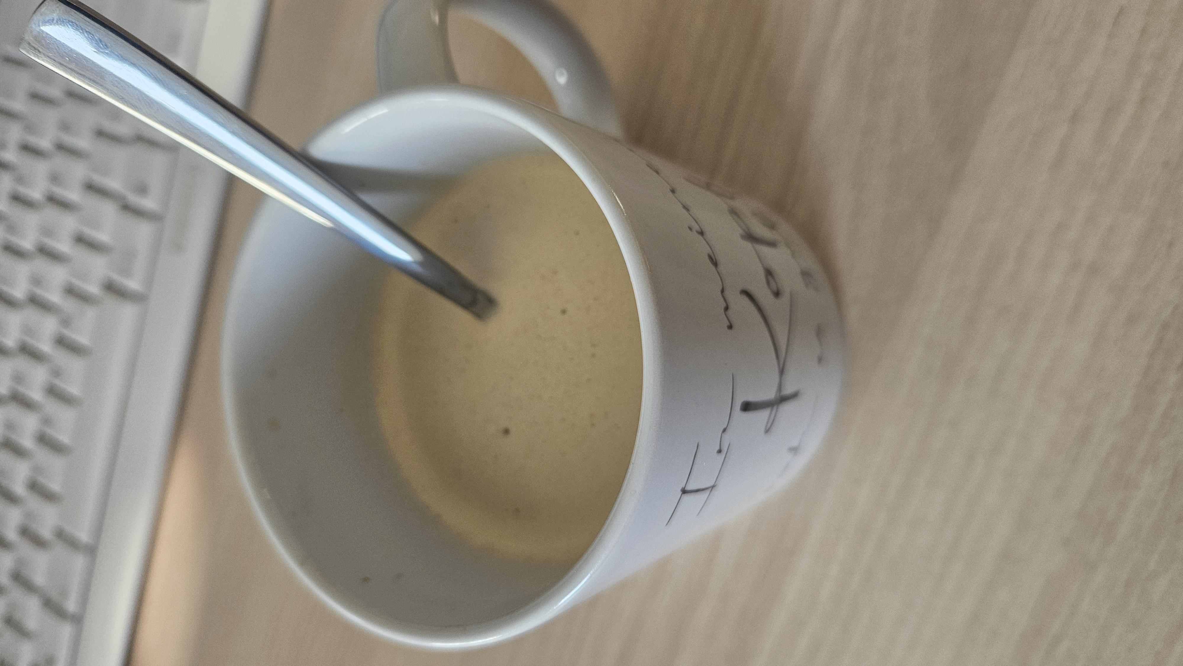 Tasse Kaffee mit Milch
