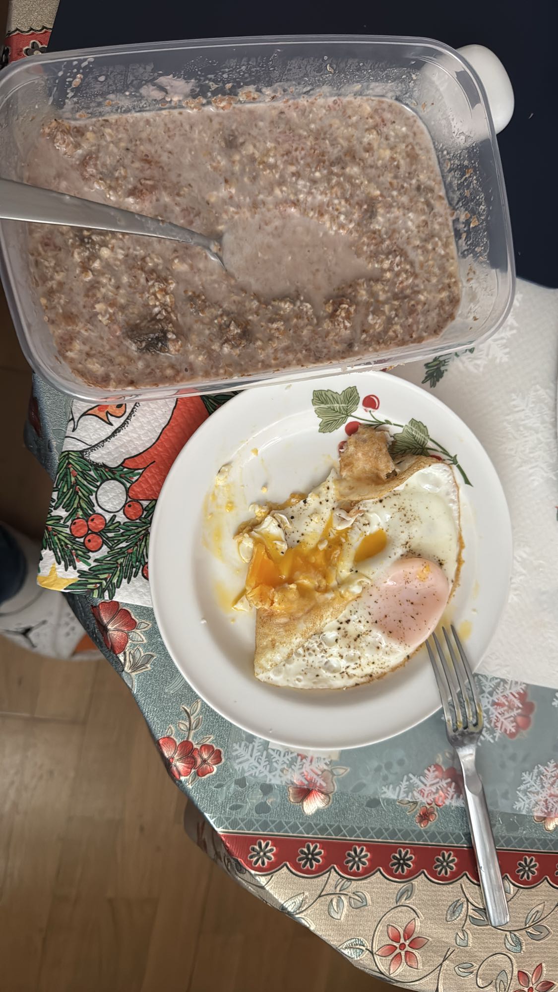 Havregryn och stekt ägg