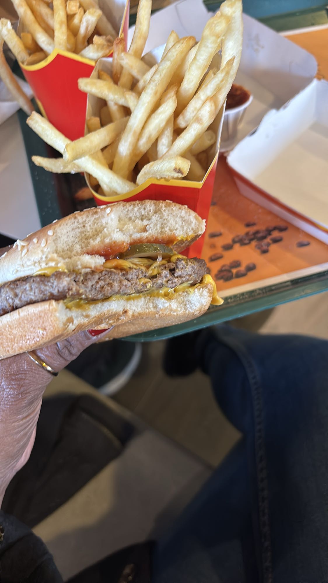 Hamburgare med pommes