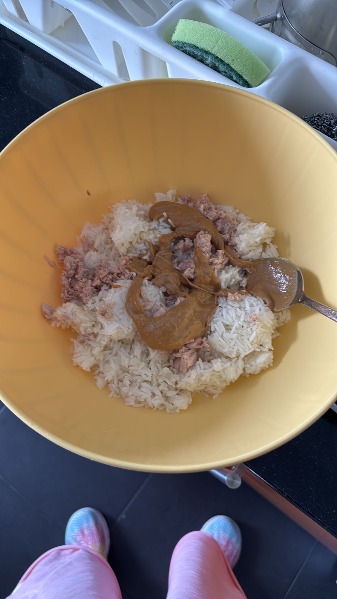 Arroz con atún y mantequilla