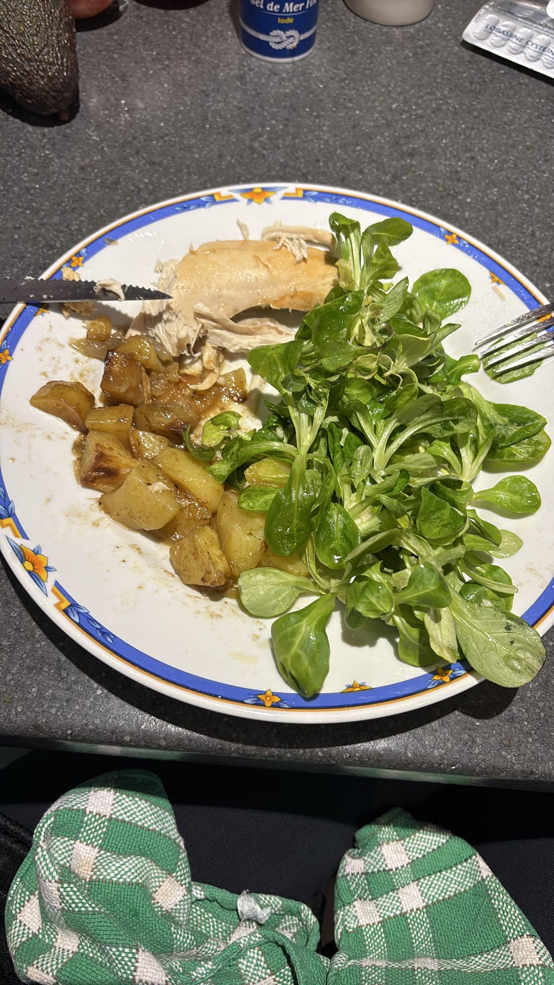Poulet pommes salade