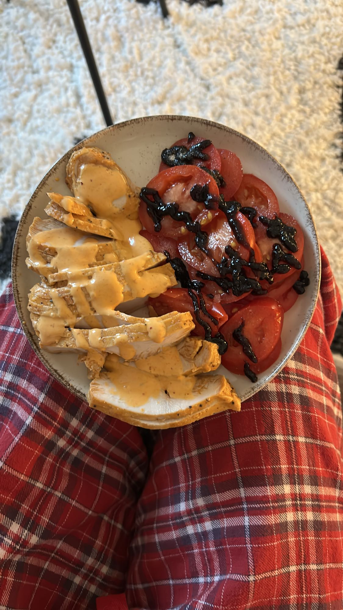 Kyckling med tomat och sås