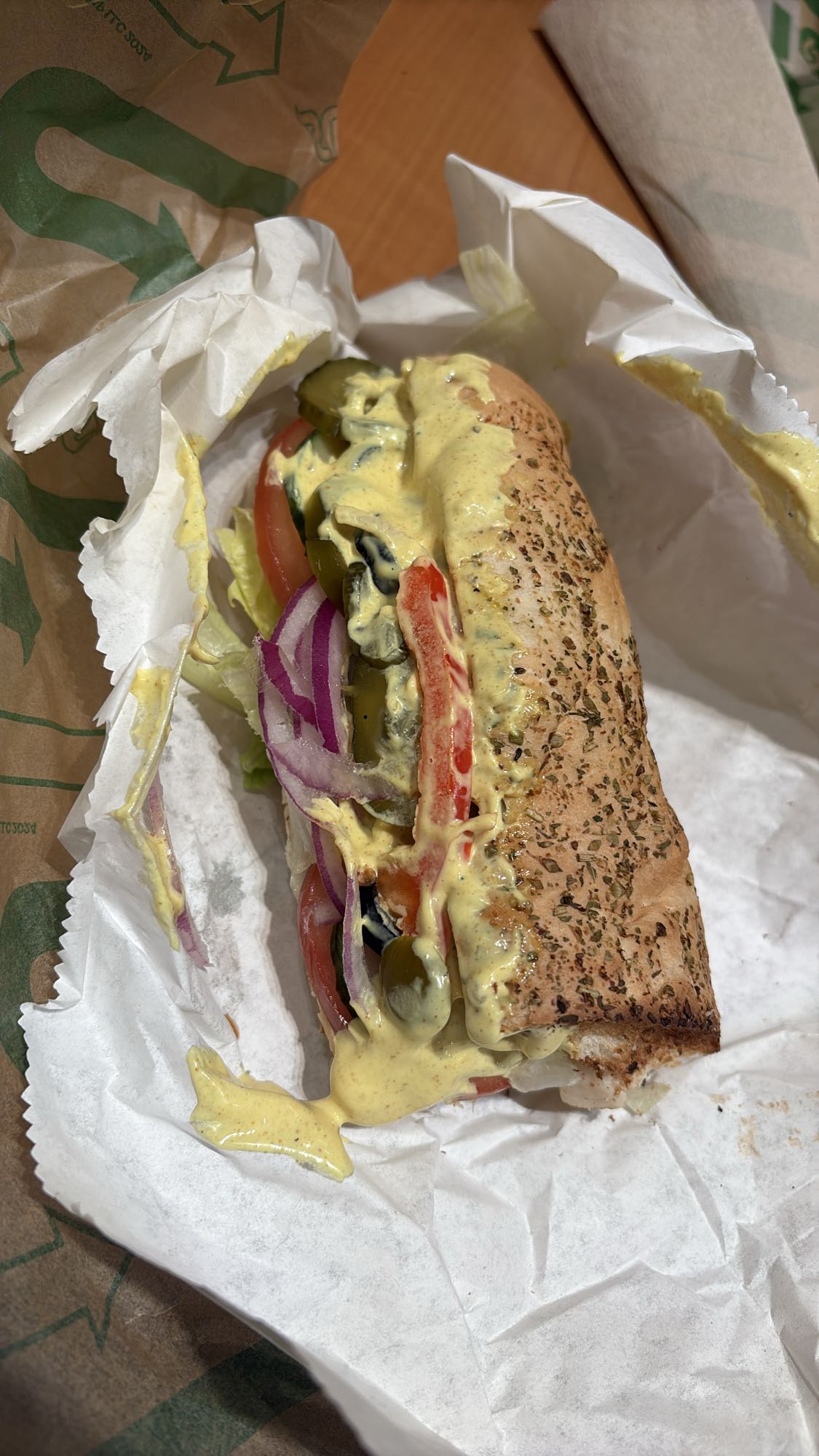 Submacka med grönsaker kyckling och bacon