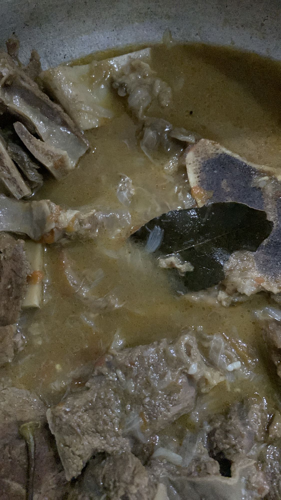 Ragoût de boeuf aux os