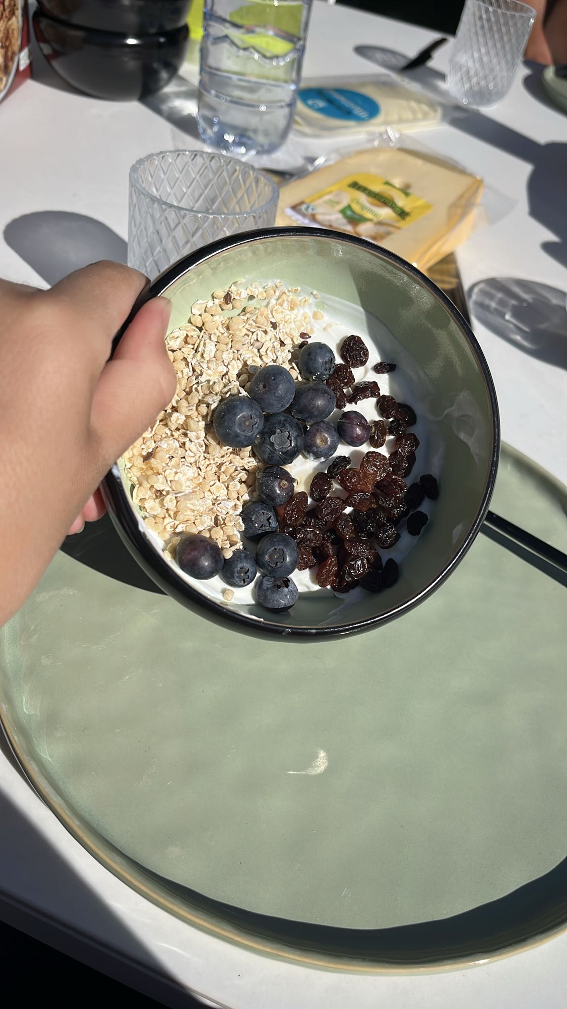 Yoghurt met havermout en fruit