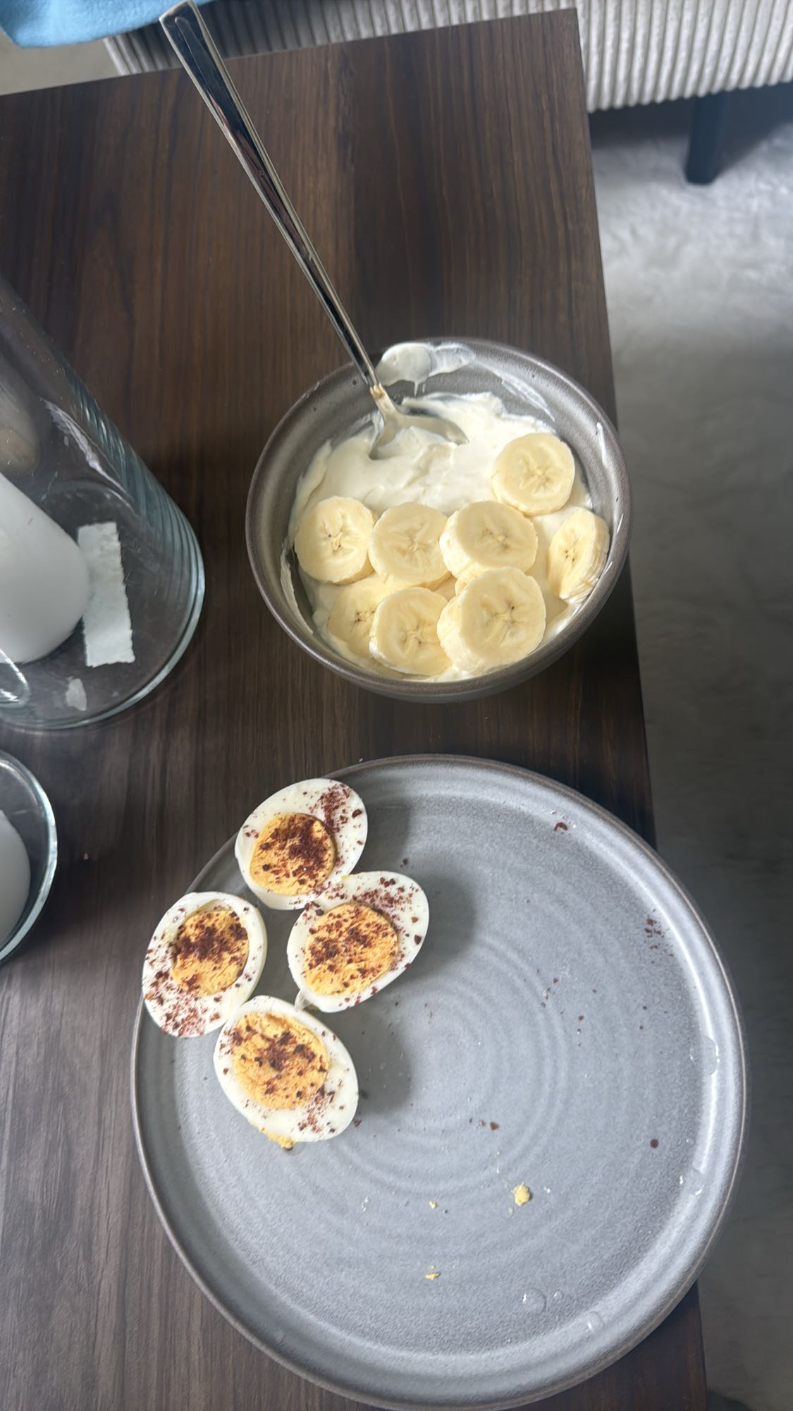 Ägg och kvargyoghurt med banan