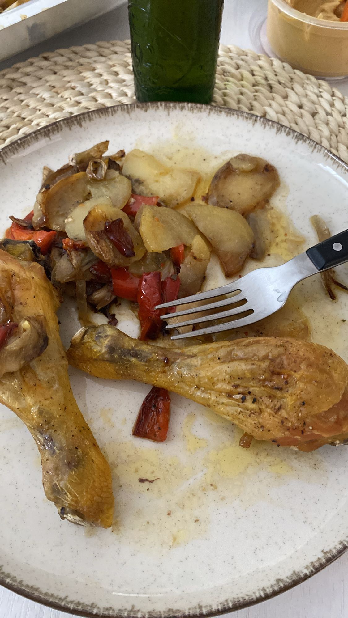 Pollo con papas asadas