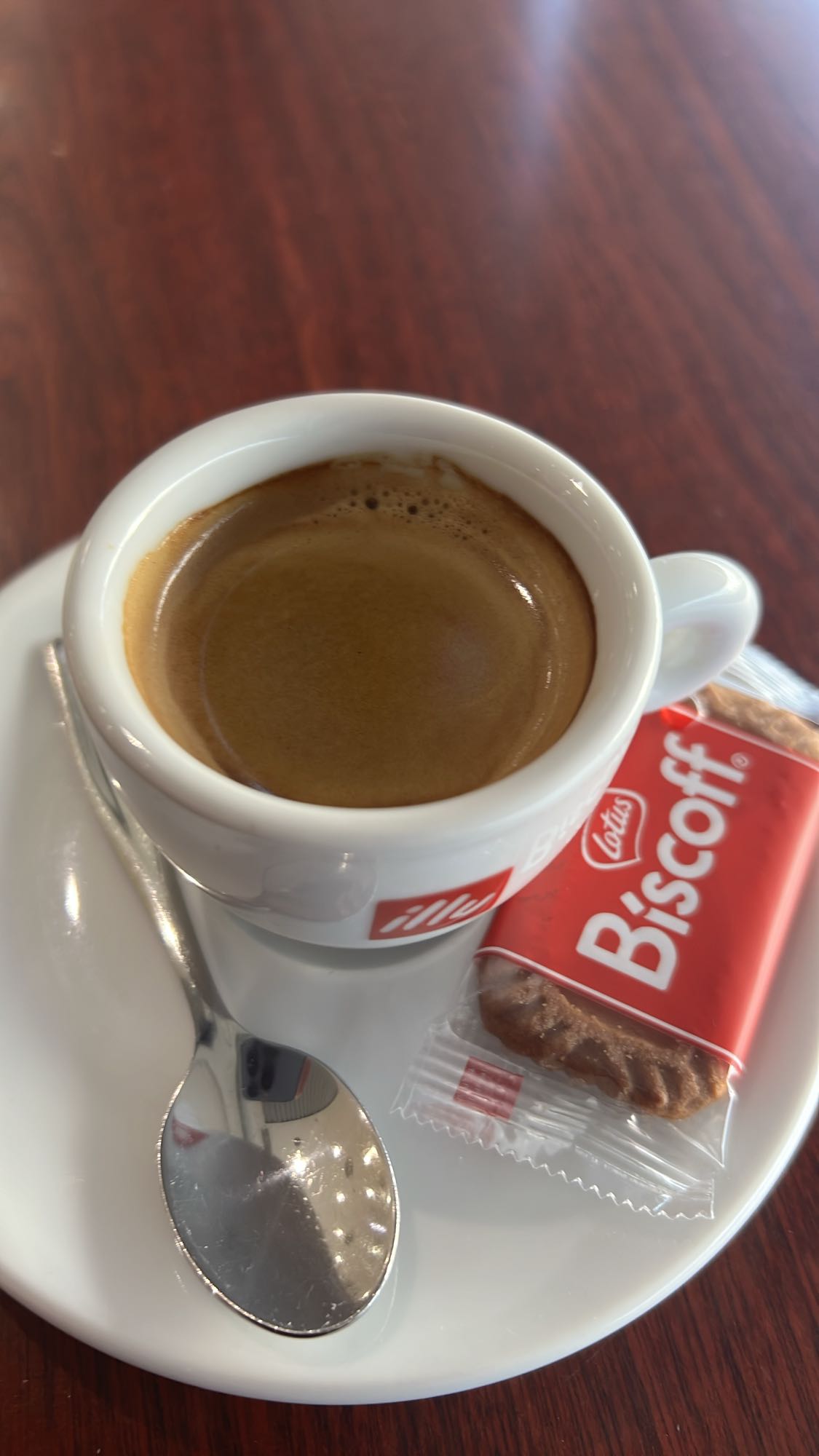 Café solo y galleta Biscoff