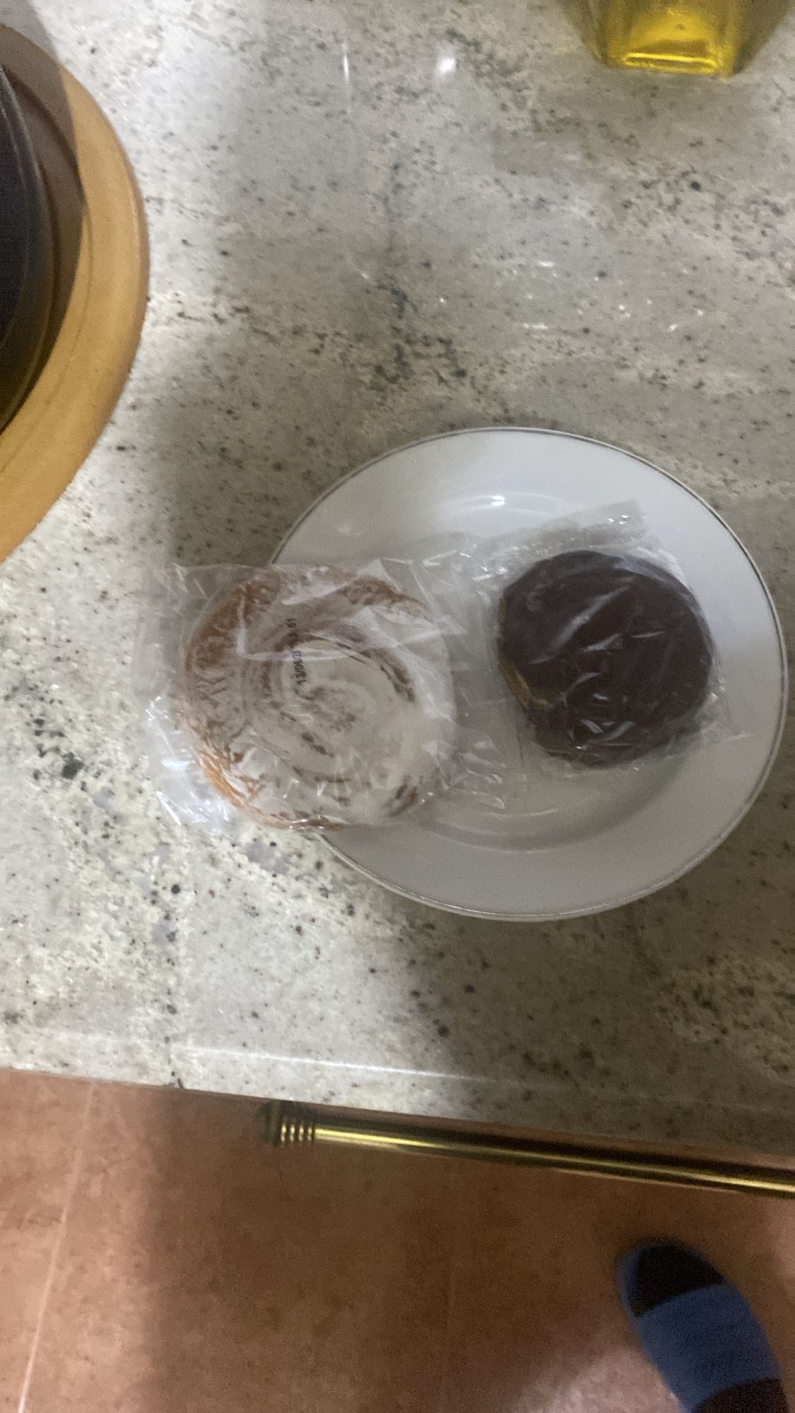 Pan dulce y dona chocolate