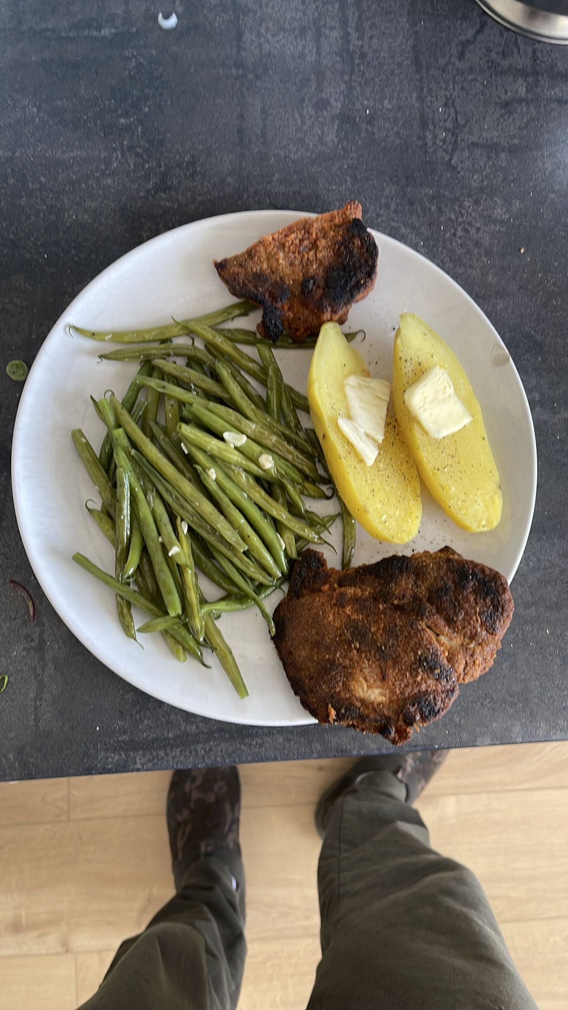 Cochon, haricots, pommes