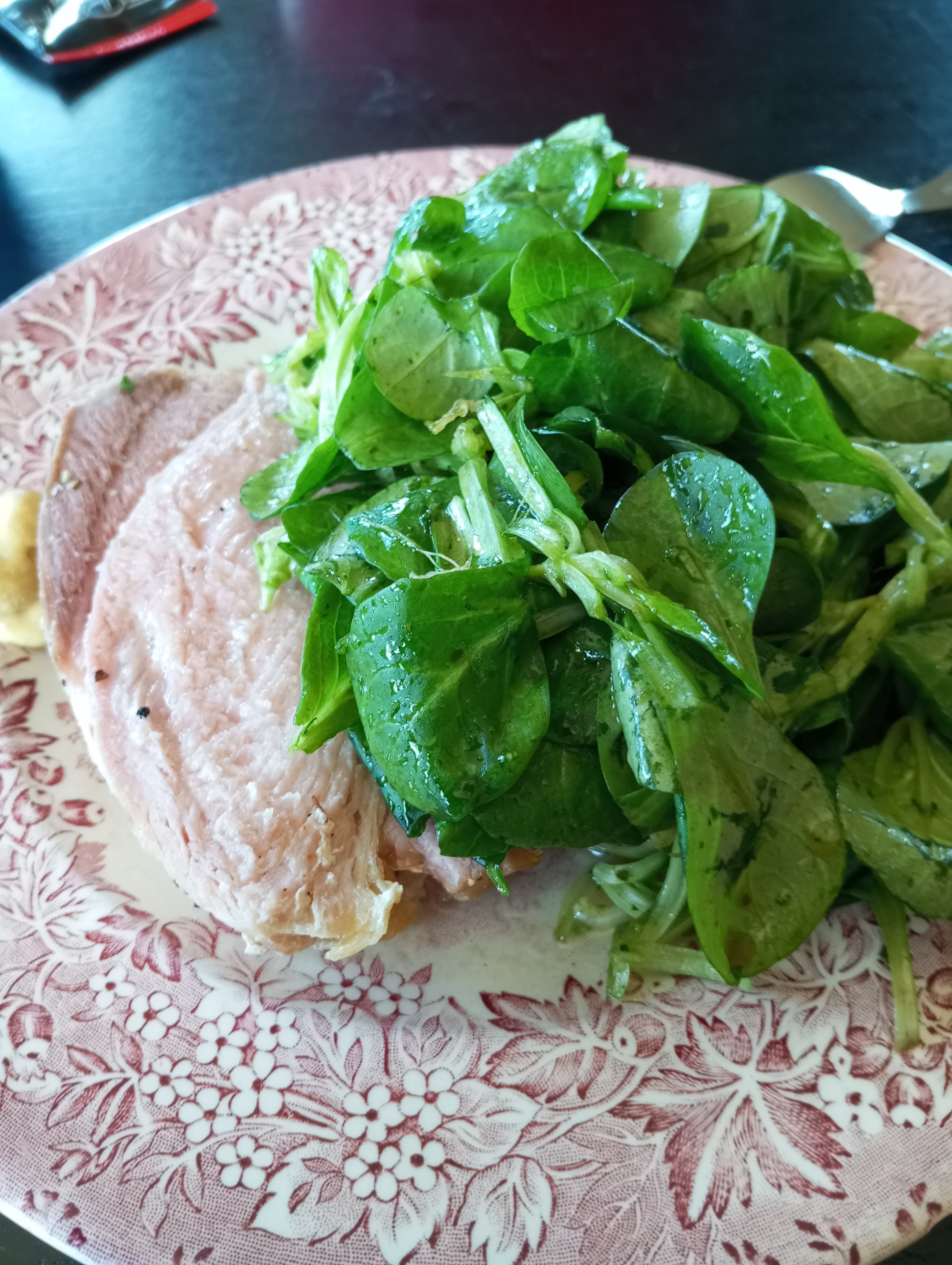 Schweinebraten mit Feldsalat
