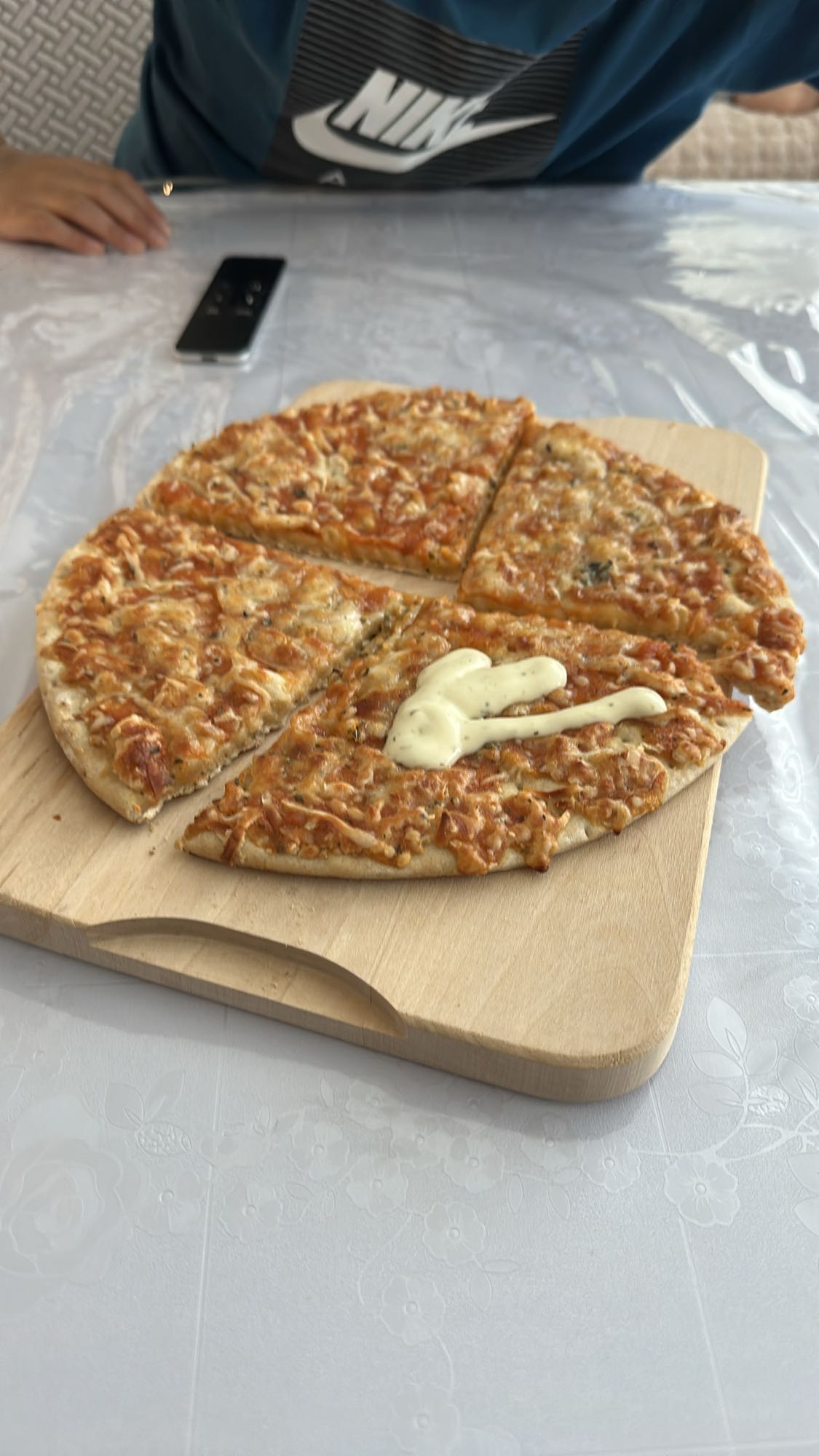 Ostpizza med sås
