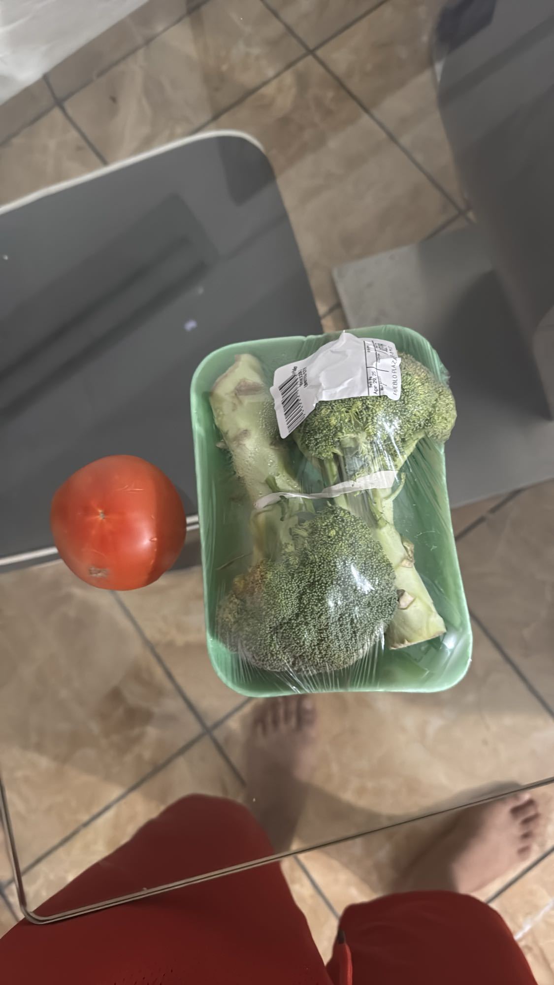 Brócoli y tomate frescos