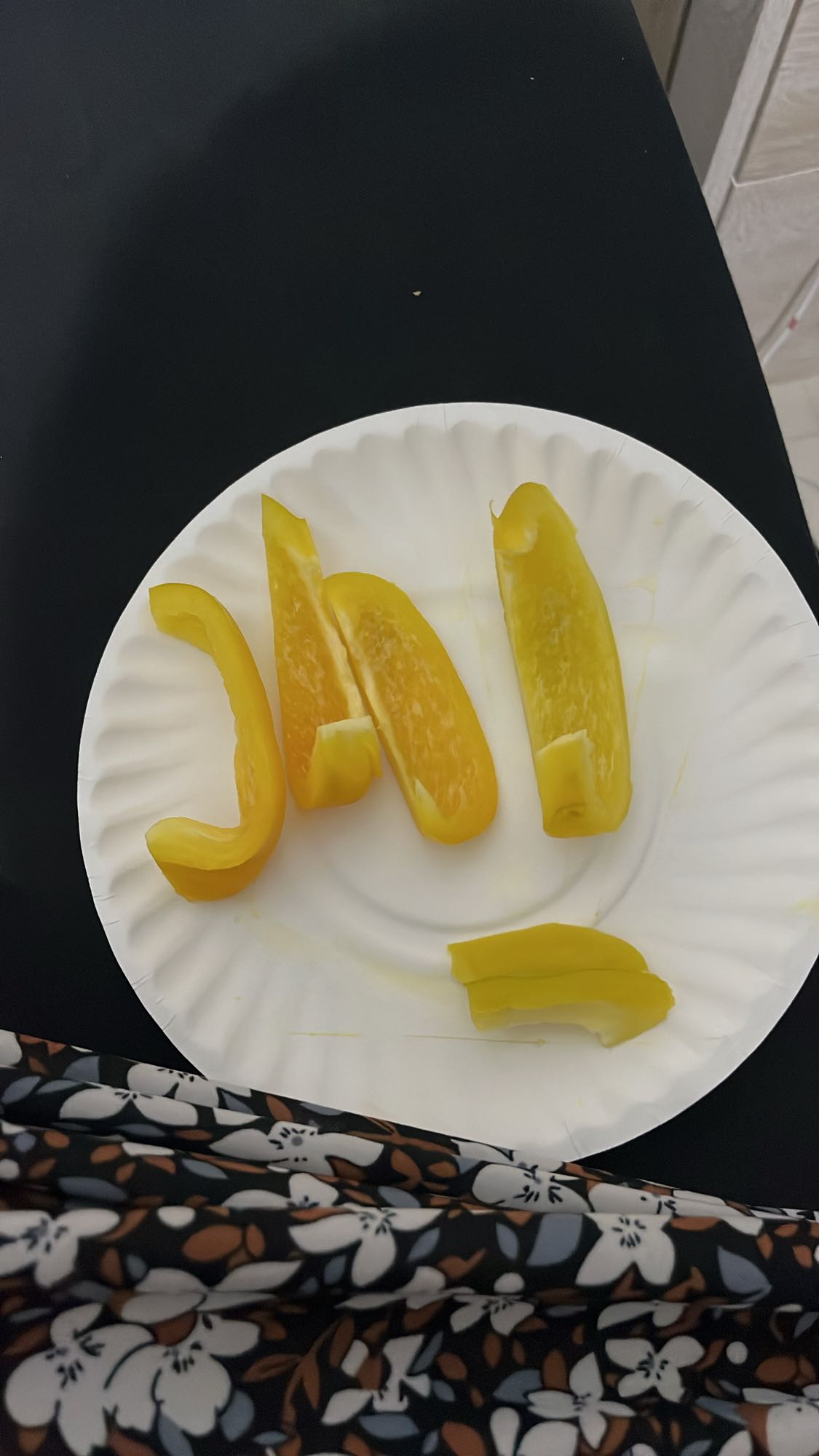 Yellow bell pepper slices