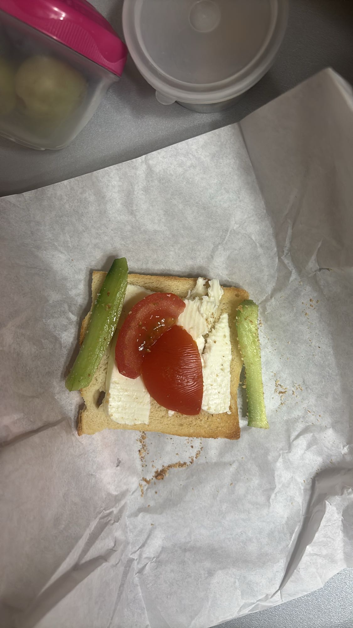 Tartine fromage légumes