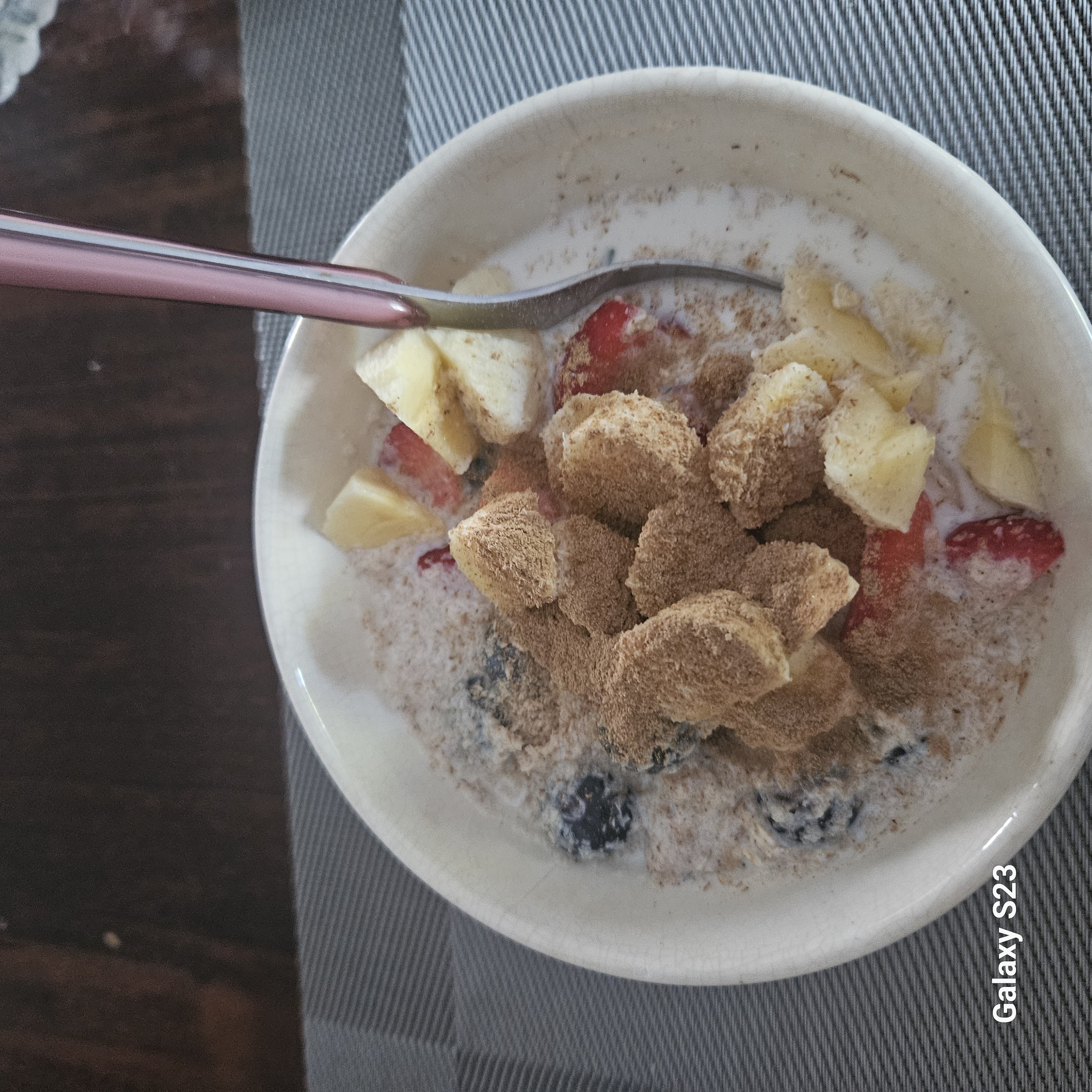 Avena con frutas y canela