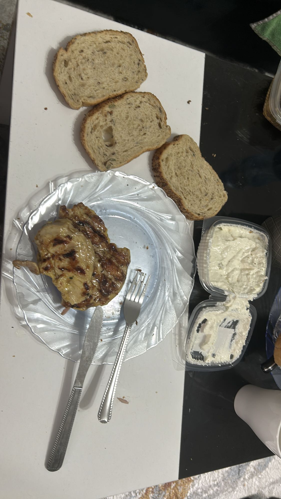 Grilled chicken with bread