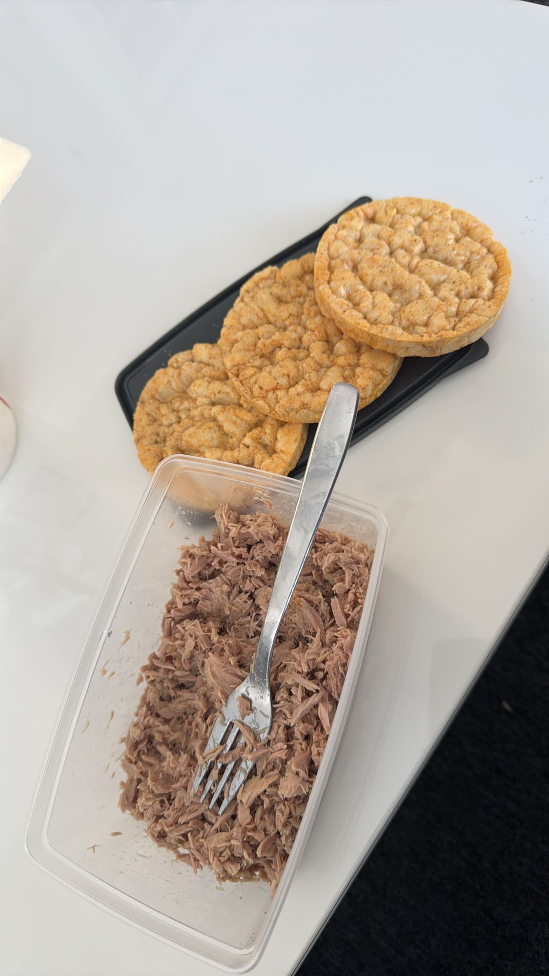 Riskakor med tonfisk