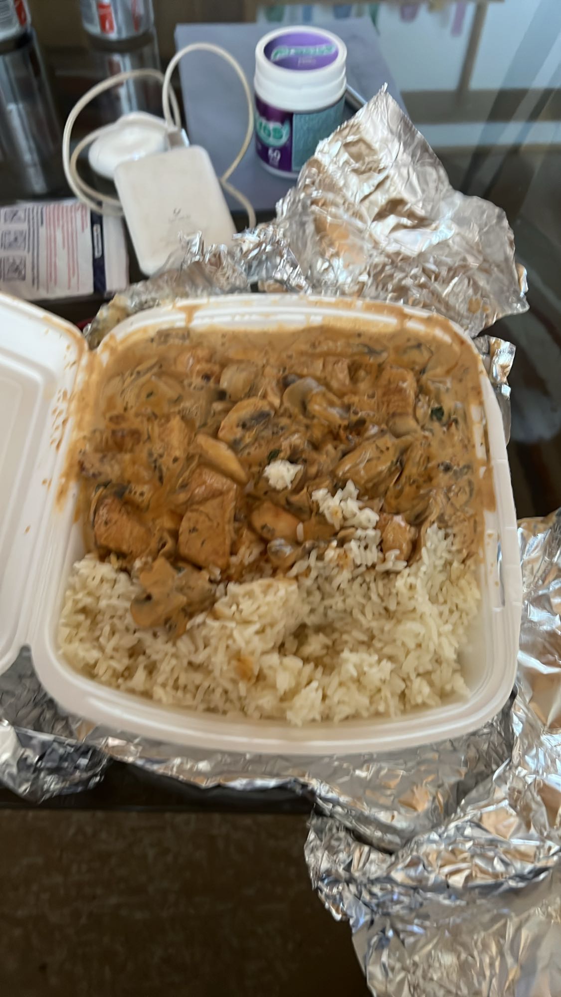 Pollo con arroz y salsa cremosa