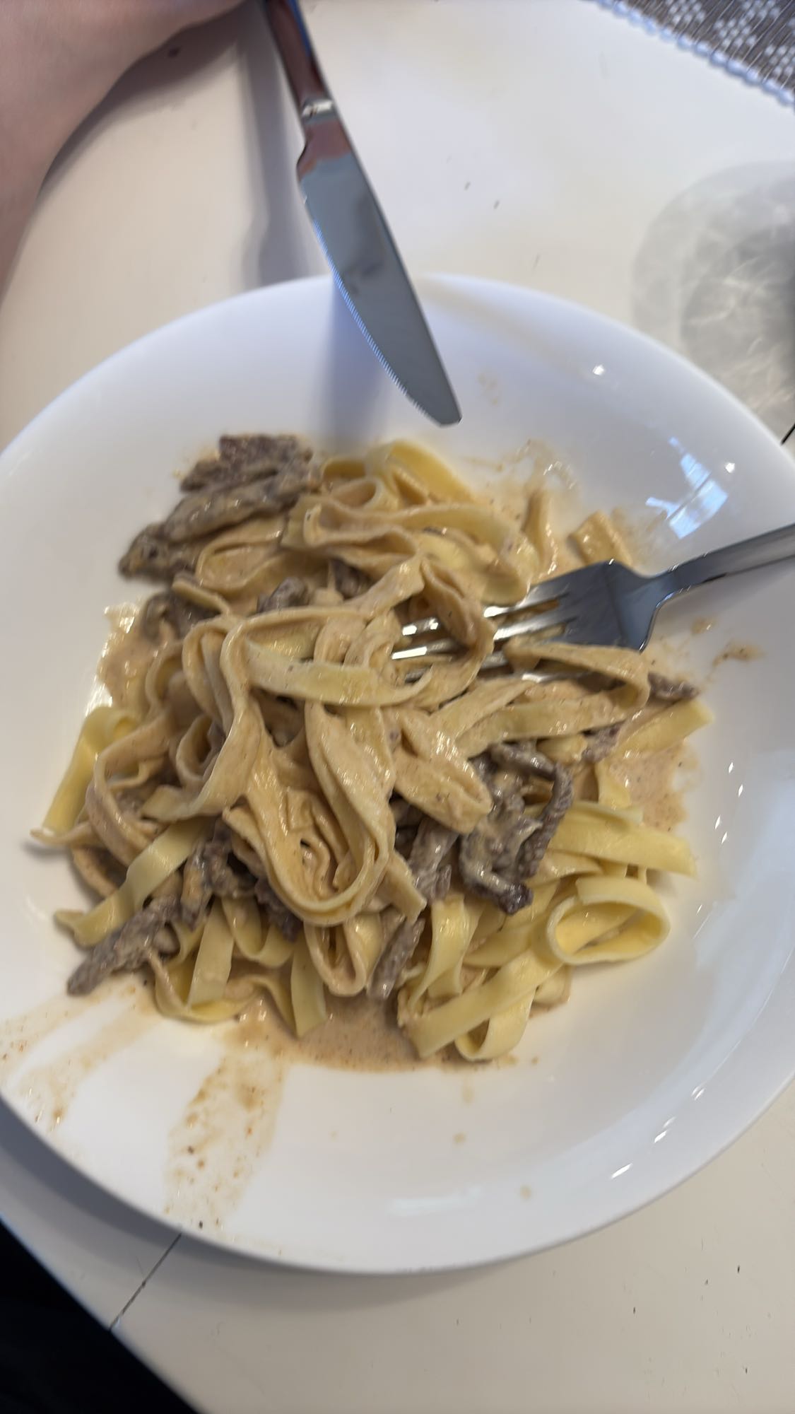 Krämig pasta med biff